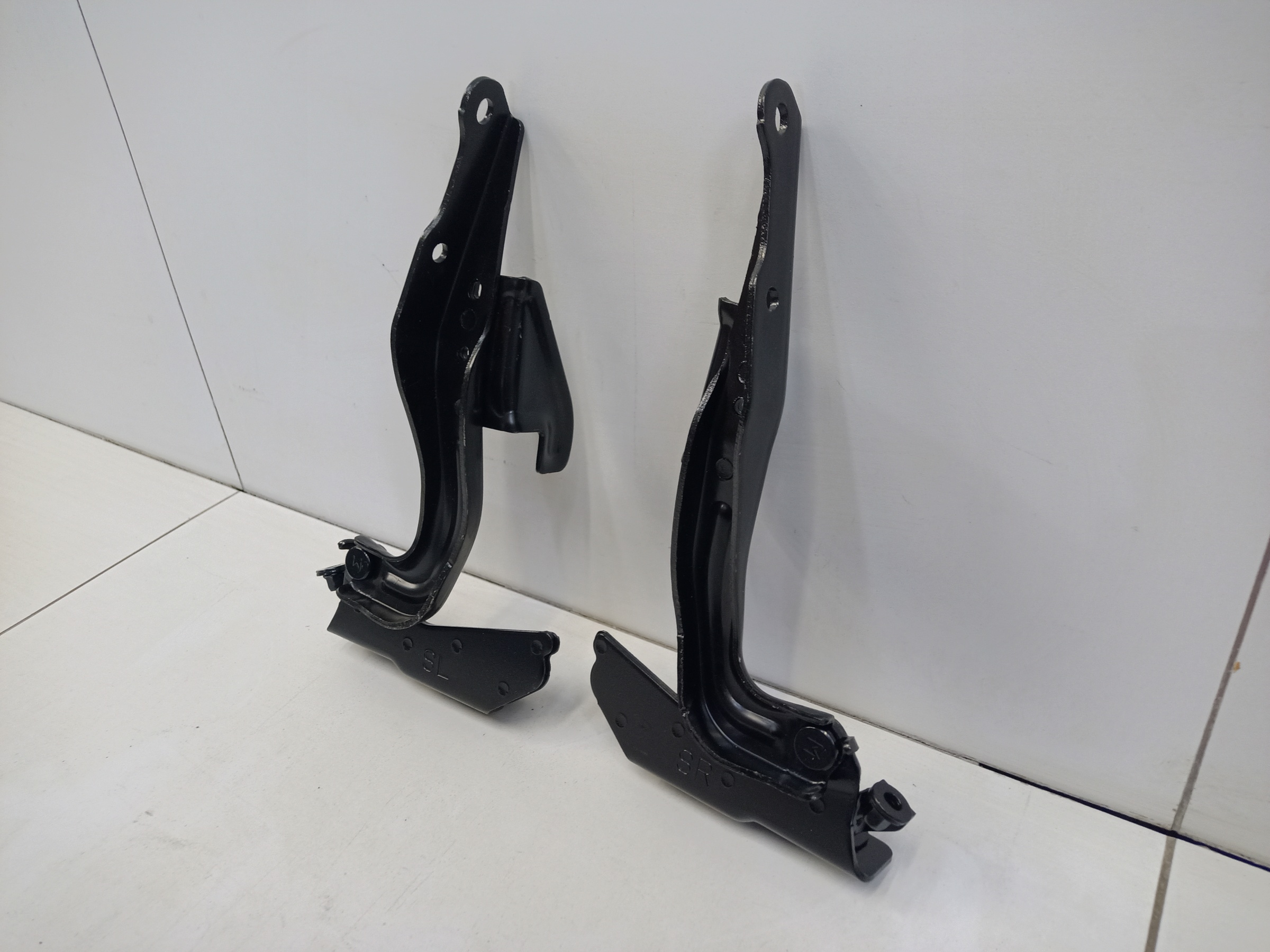 Комплект петель капота Subaru Forester 5 SK