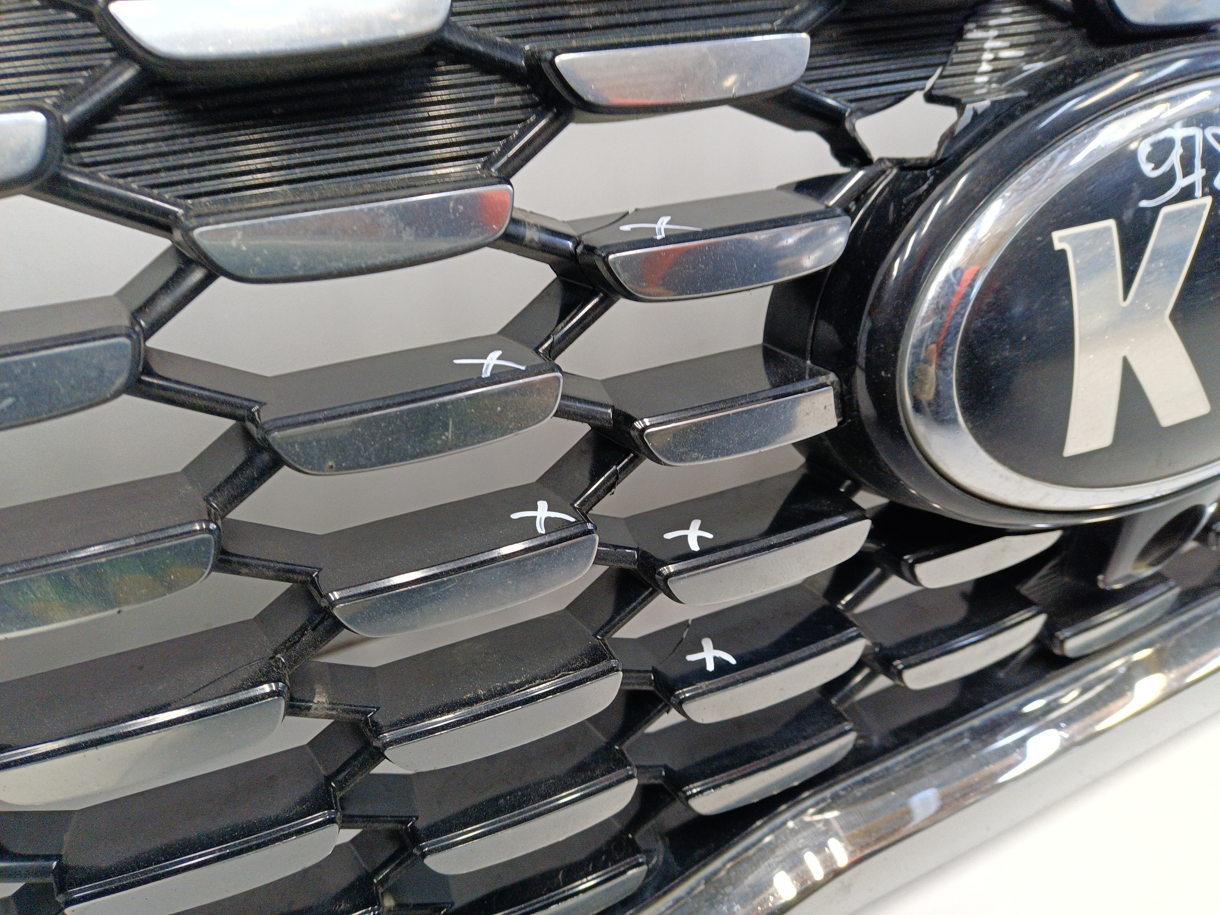 Решётка радиатора Kia Sorento 3 Restail под камеру