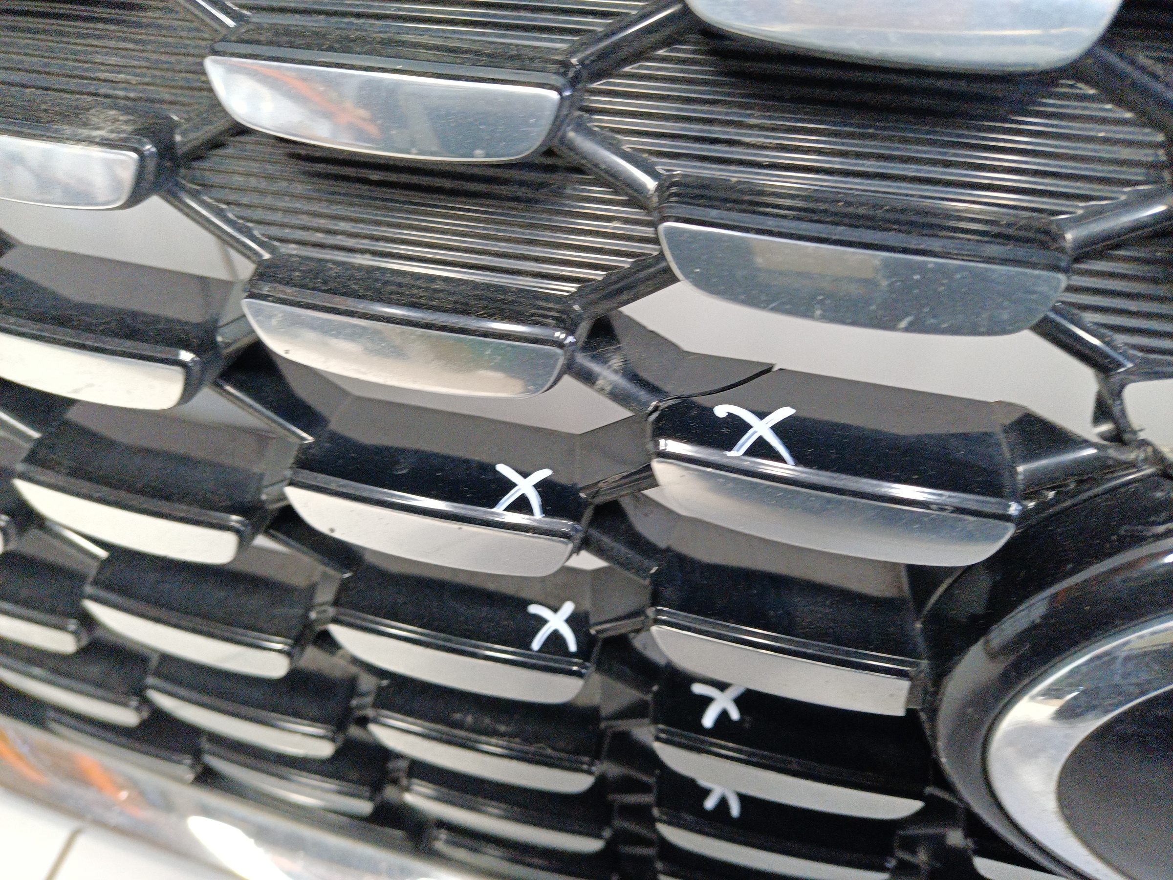 Решётка радиатора Kia Sorento 3 Restail под камеру