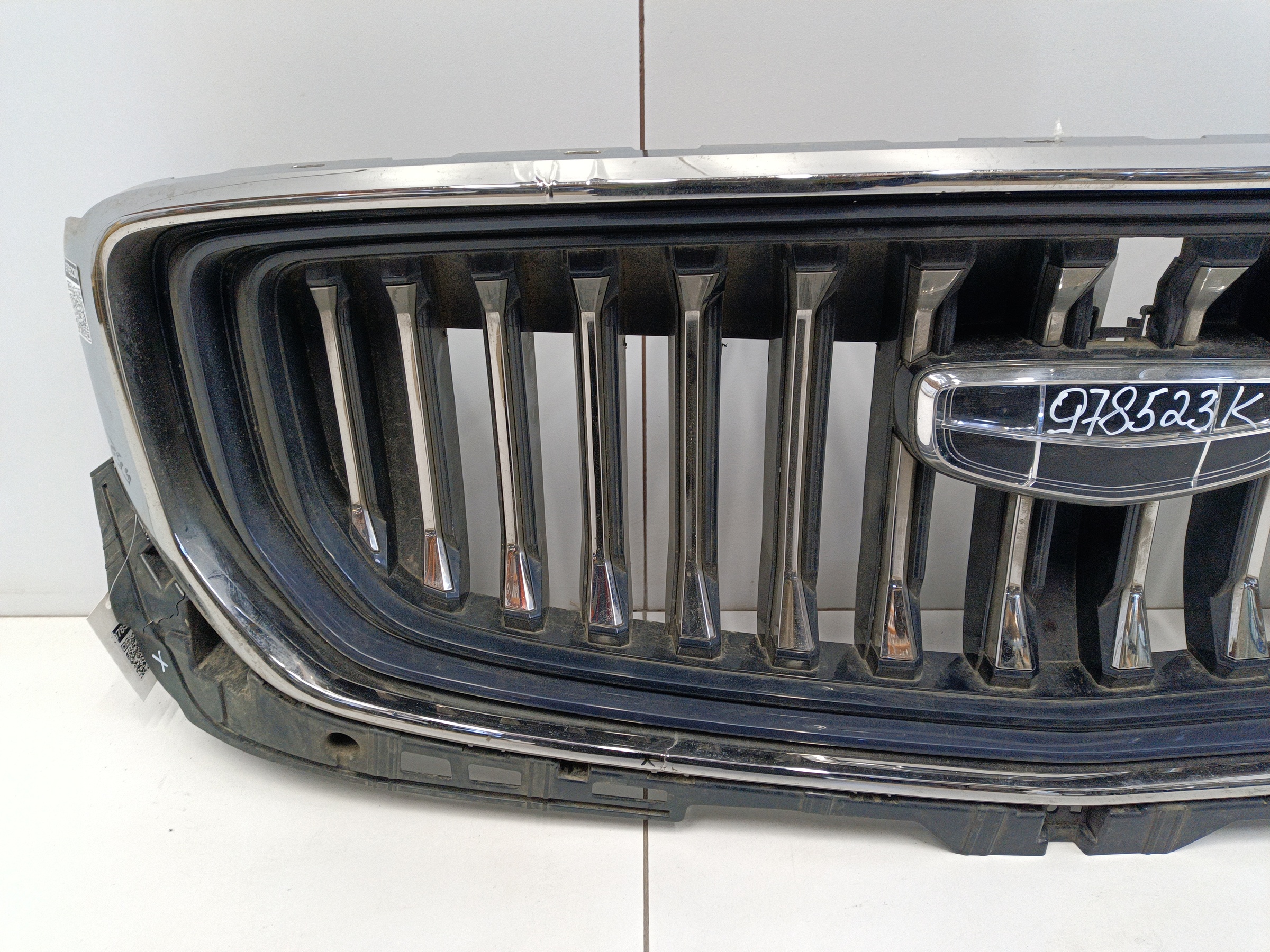 Решетка радиатора Geely Monjaro