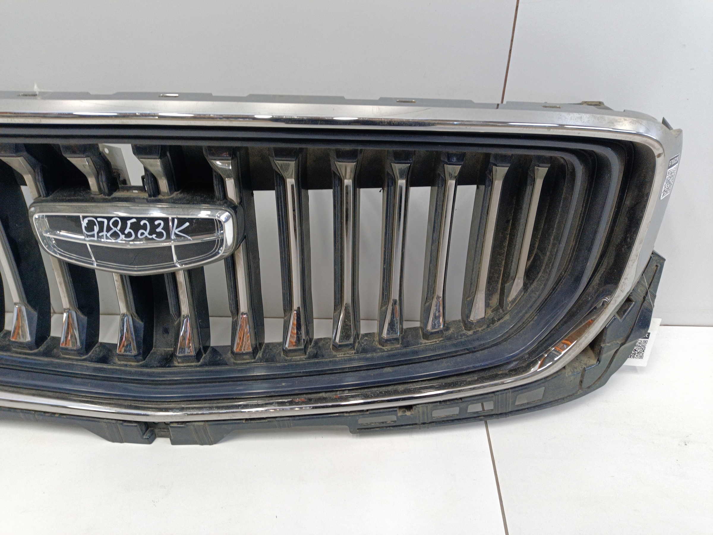 Решетка радиатора Geely Monjaro