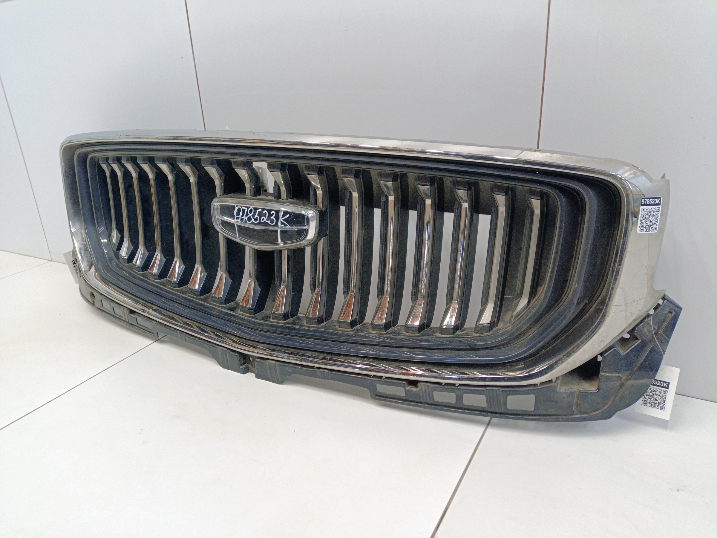 Решетка радиатора Geely Monjaro