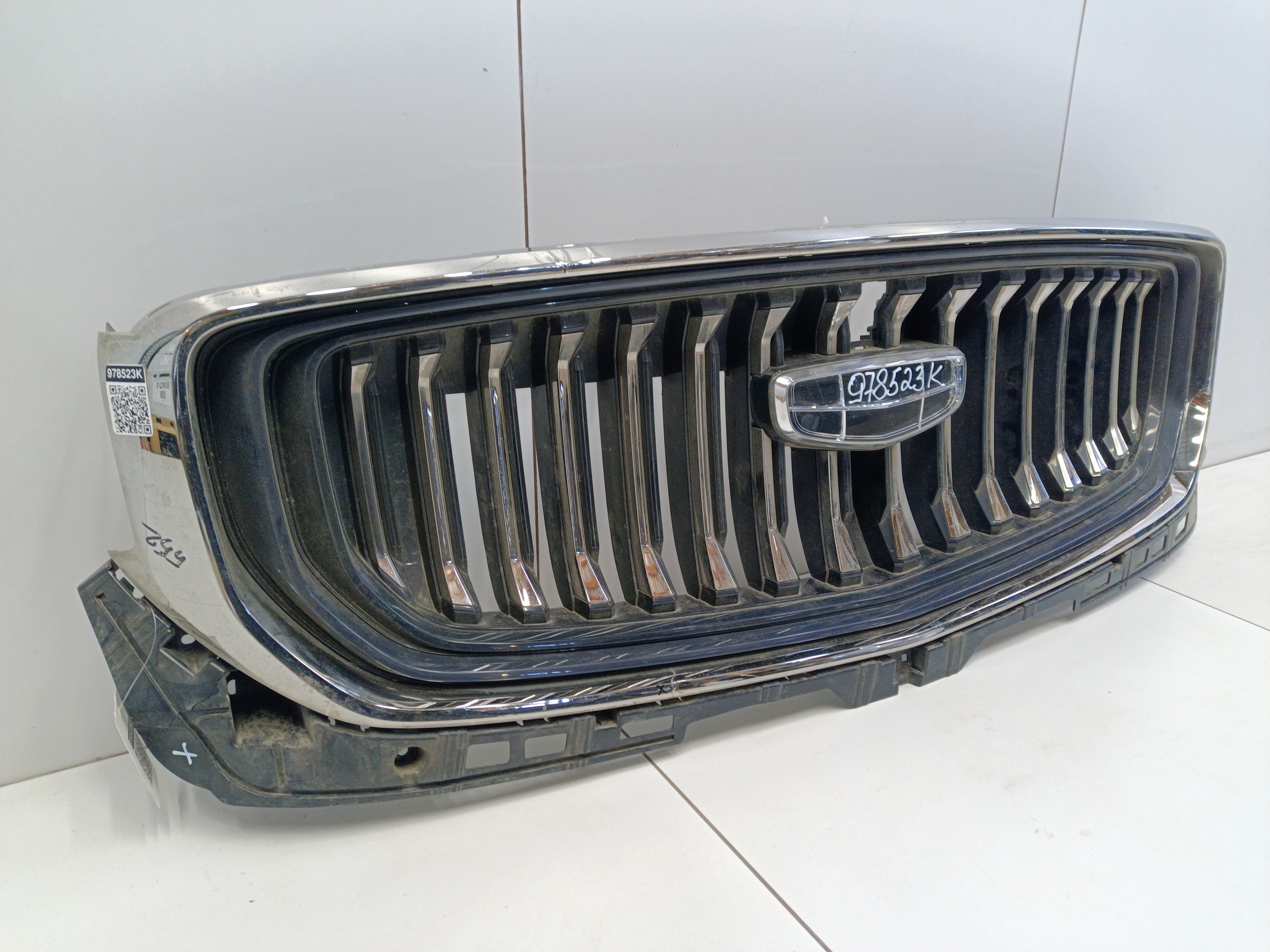 Решетка радиатора Geely Monjaro