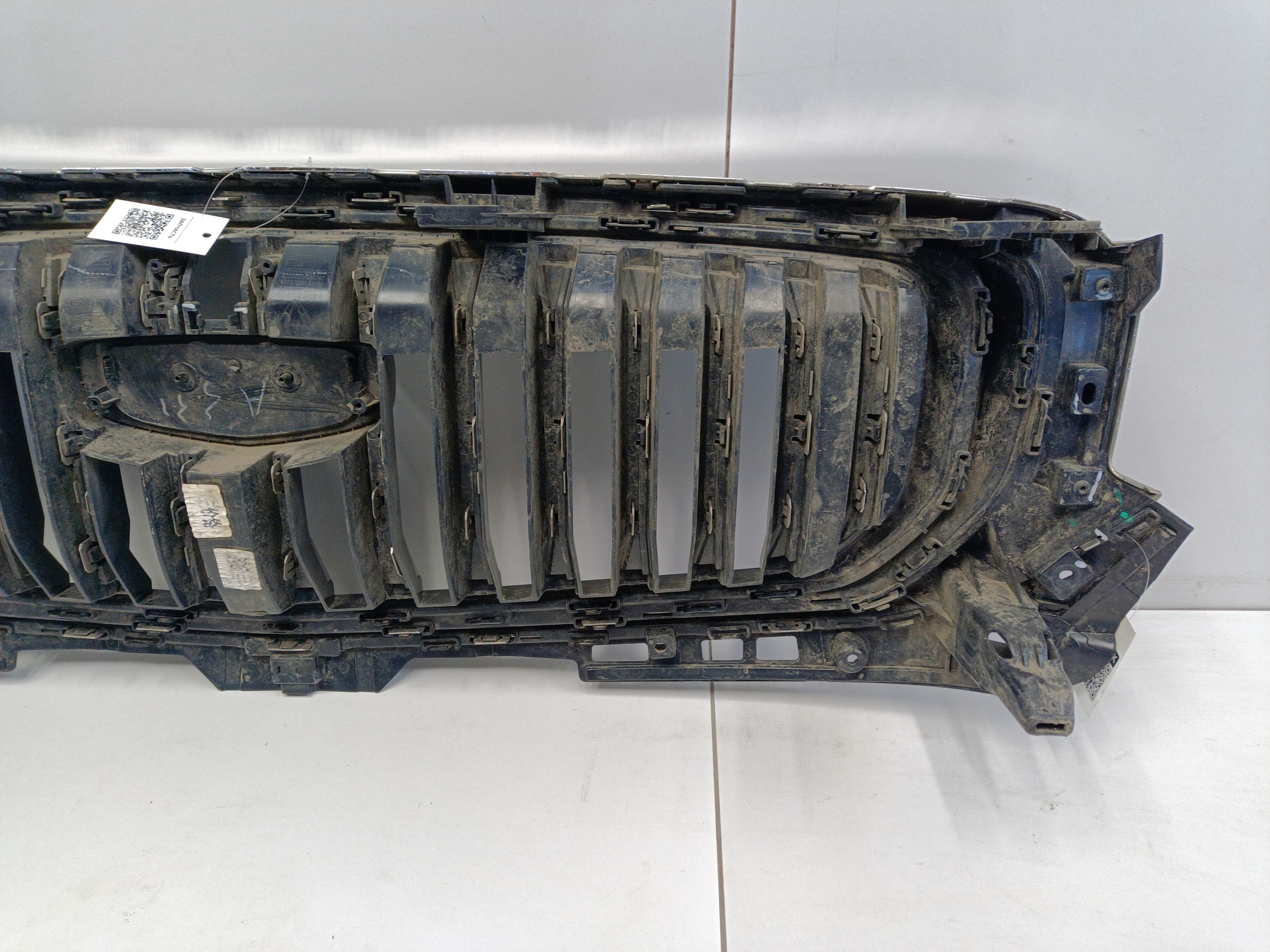 Решетка радиатора Geely Monjaro