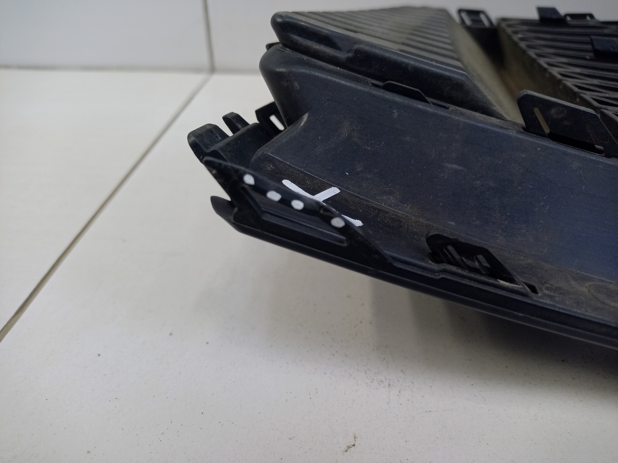 Решётка переднего бампера левая Audi Q8 S-Line