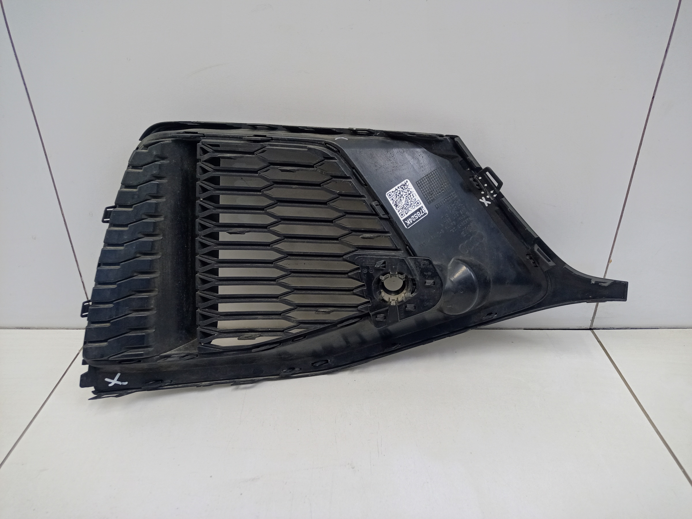 Решётка переднего бампера левая Audi Q8 S-Line