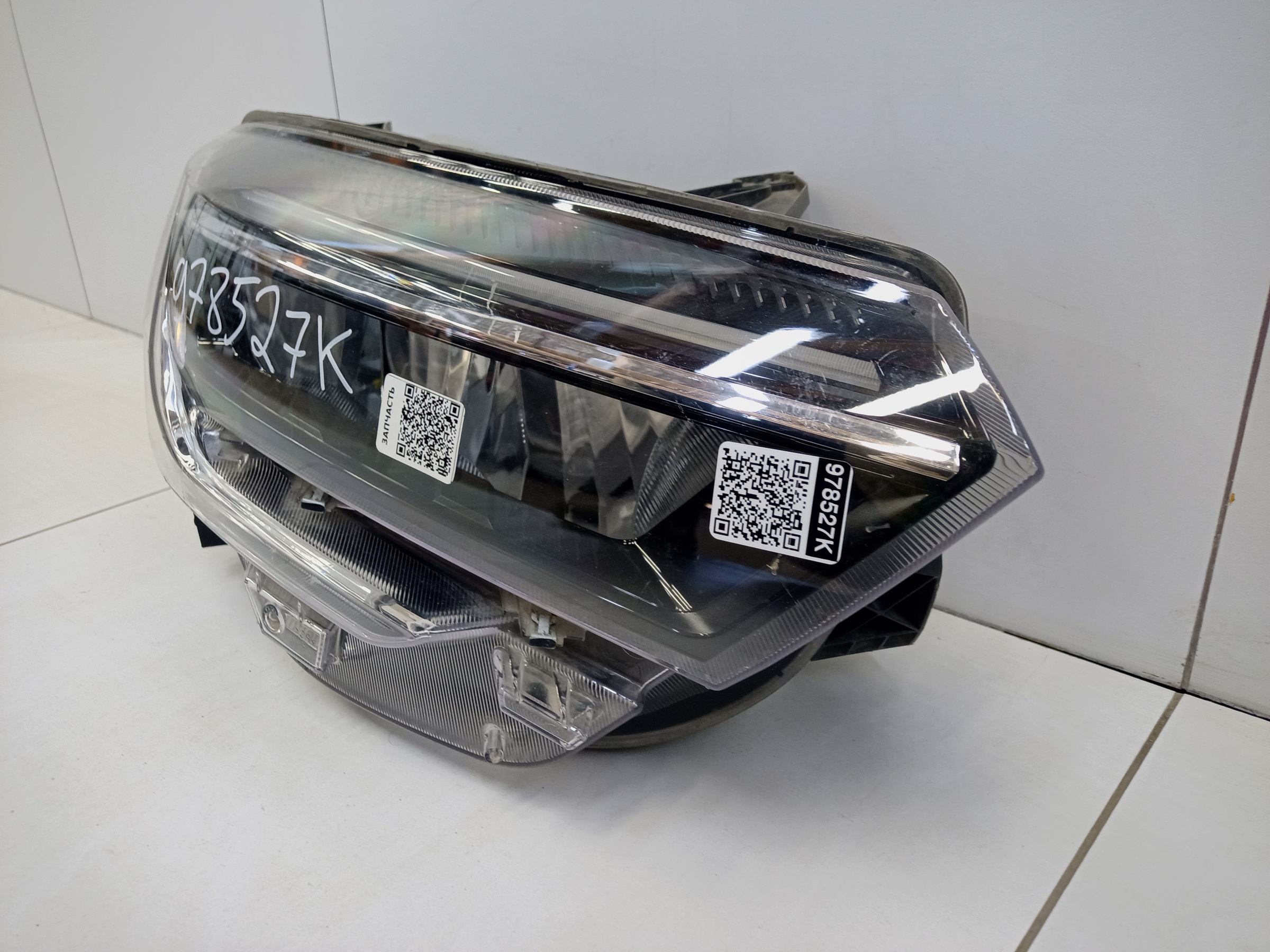 Фара передняя левая Lada Vesta Restail LED