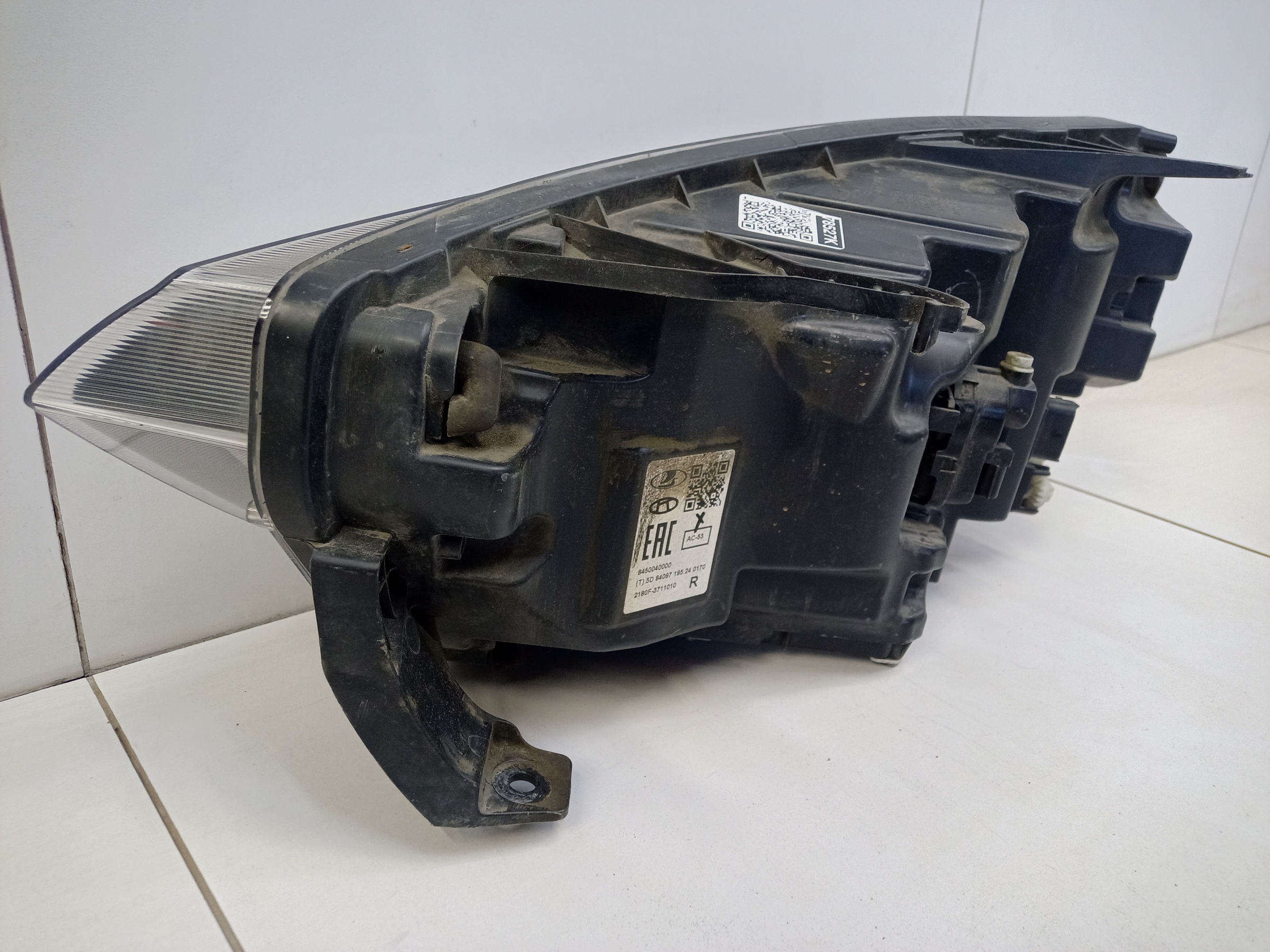 Фара передняя левая Lada Vesta Restail LED