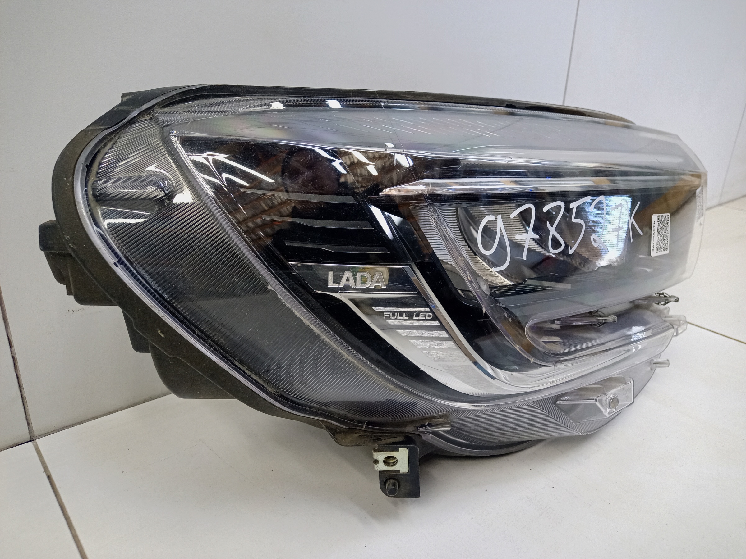 Фара передняя левая Lada Vesta Restail LED