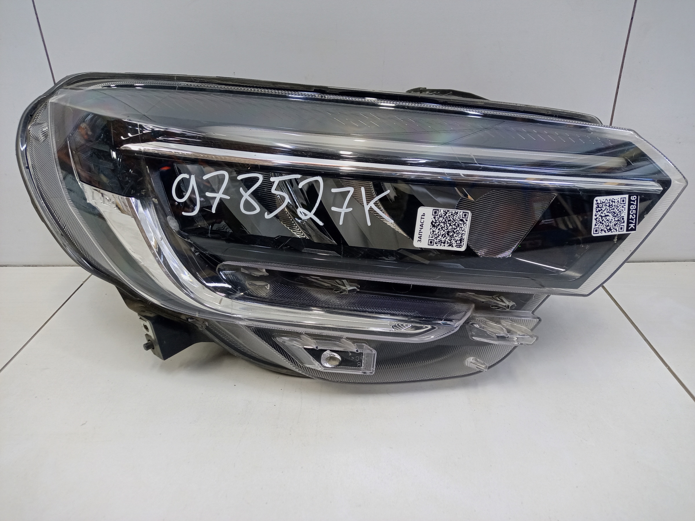 Фара передняя левая Lada Vesta Restail LED