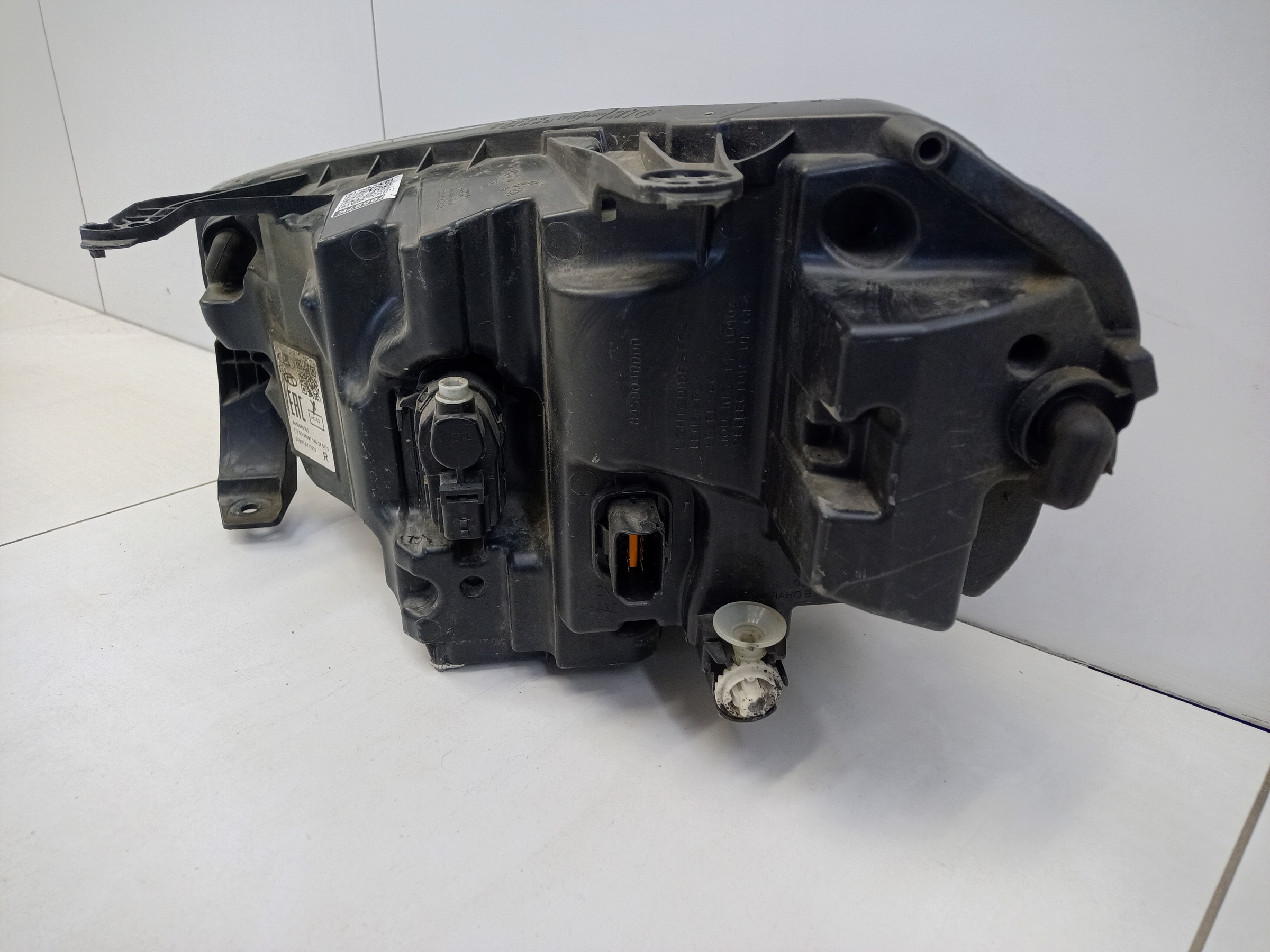 Фара передняя левая Lada Vesta Restail LED