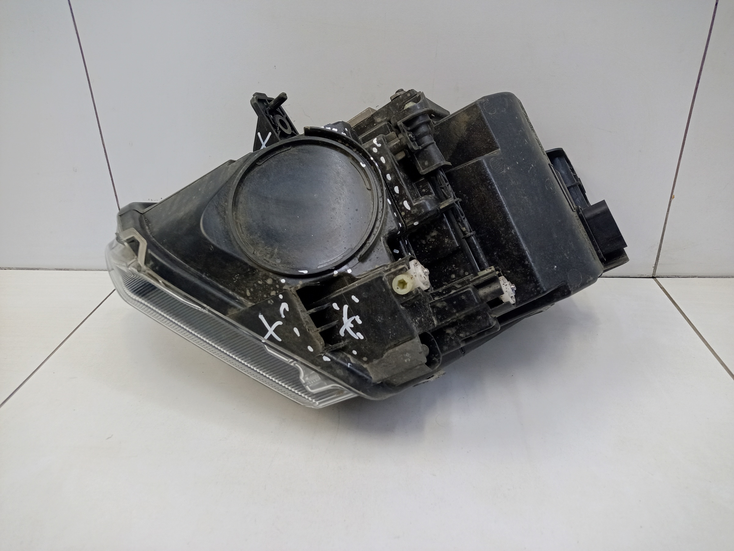 Фара передняя правая Omoda C5 LED