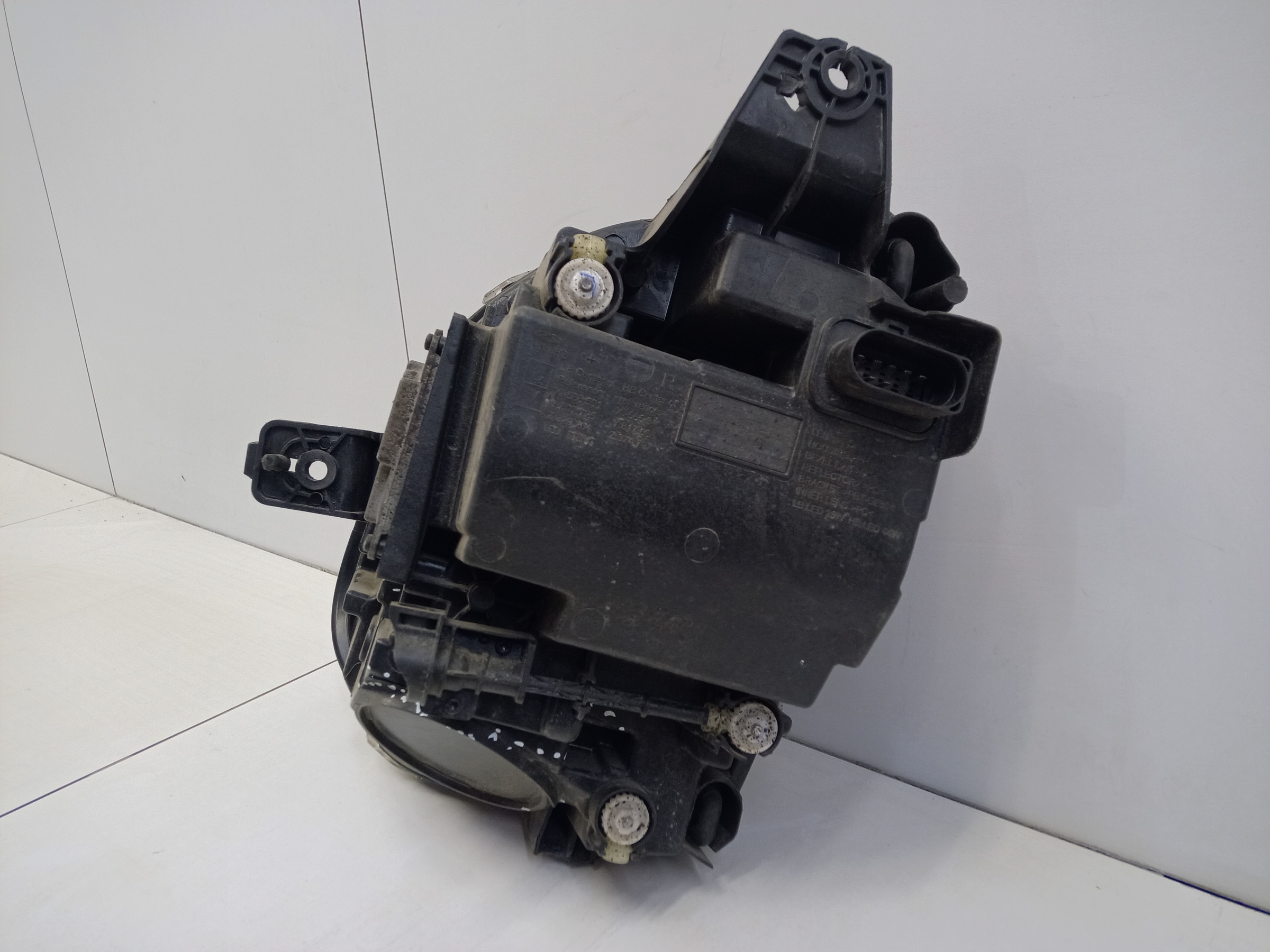 Фара передняя правая Omoda C5 LED