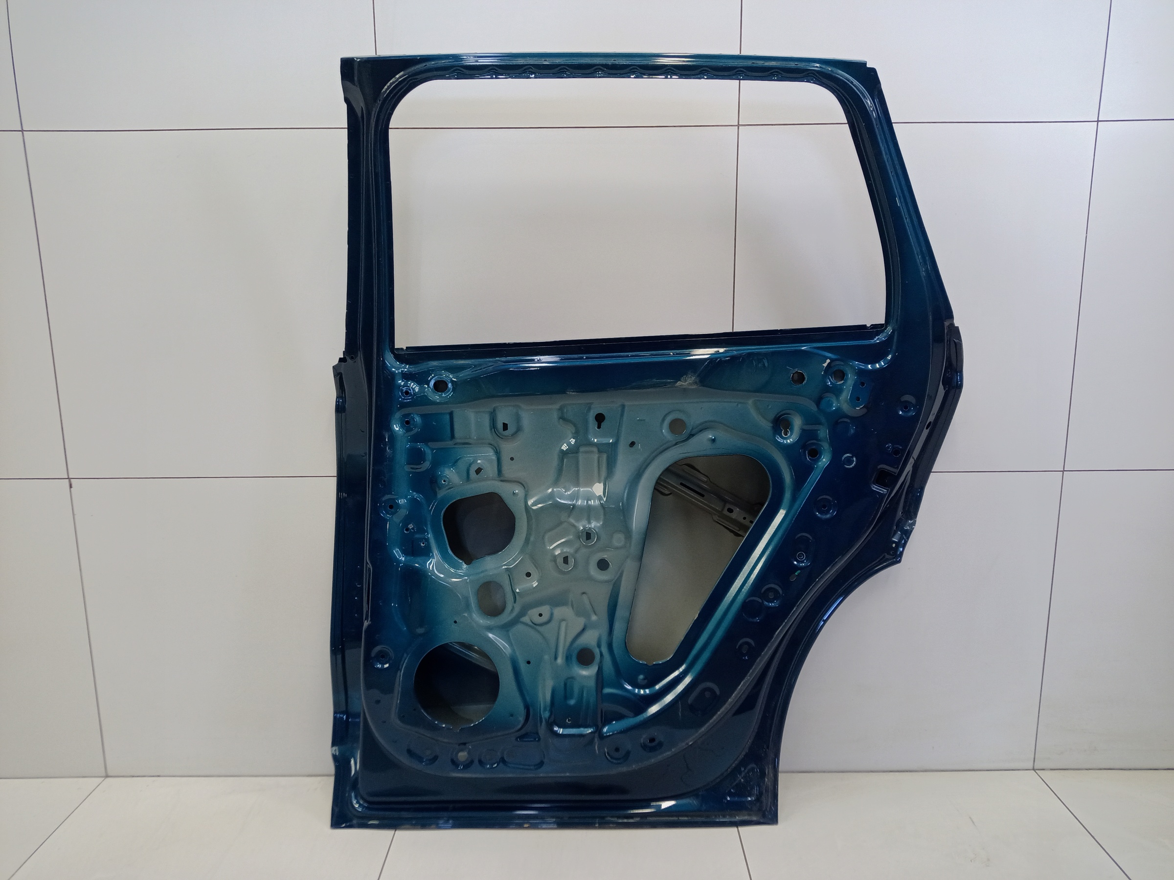 Дверь задняя правая Geely Monjaro