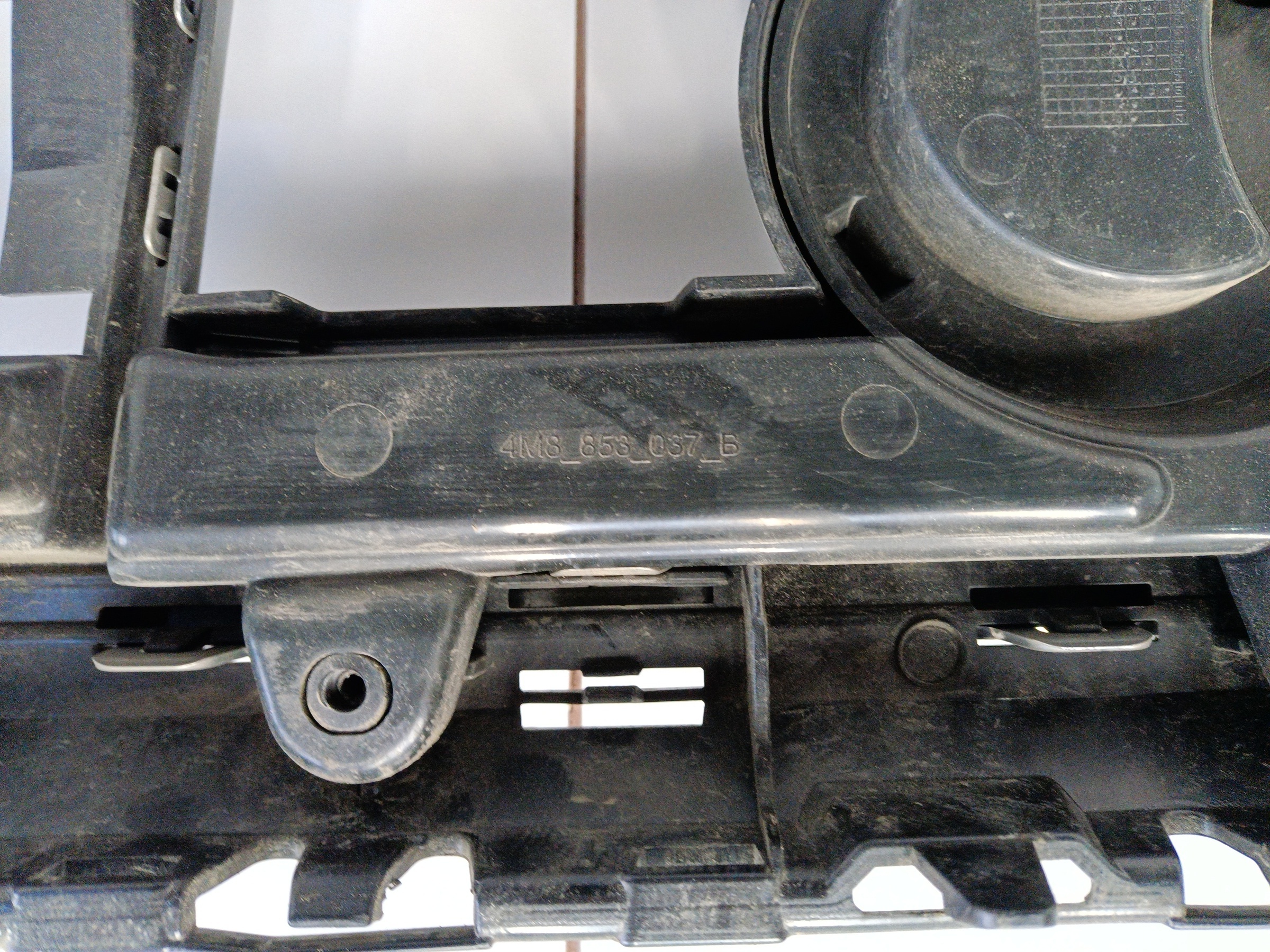 Решётка радиатора Audi Q8 хром под радары