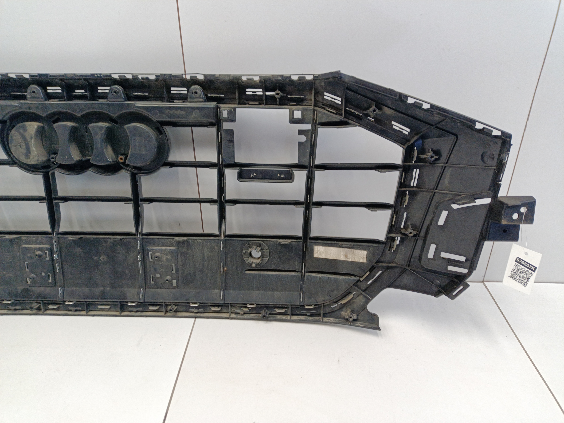 Решётка радиатора Audi Q8 хром под радары