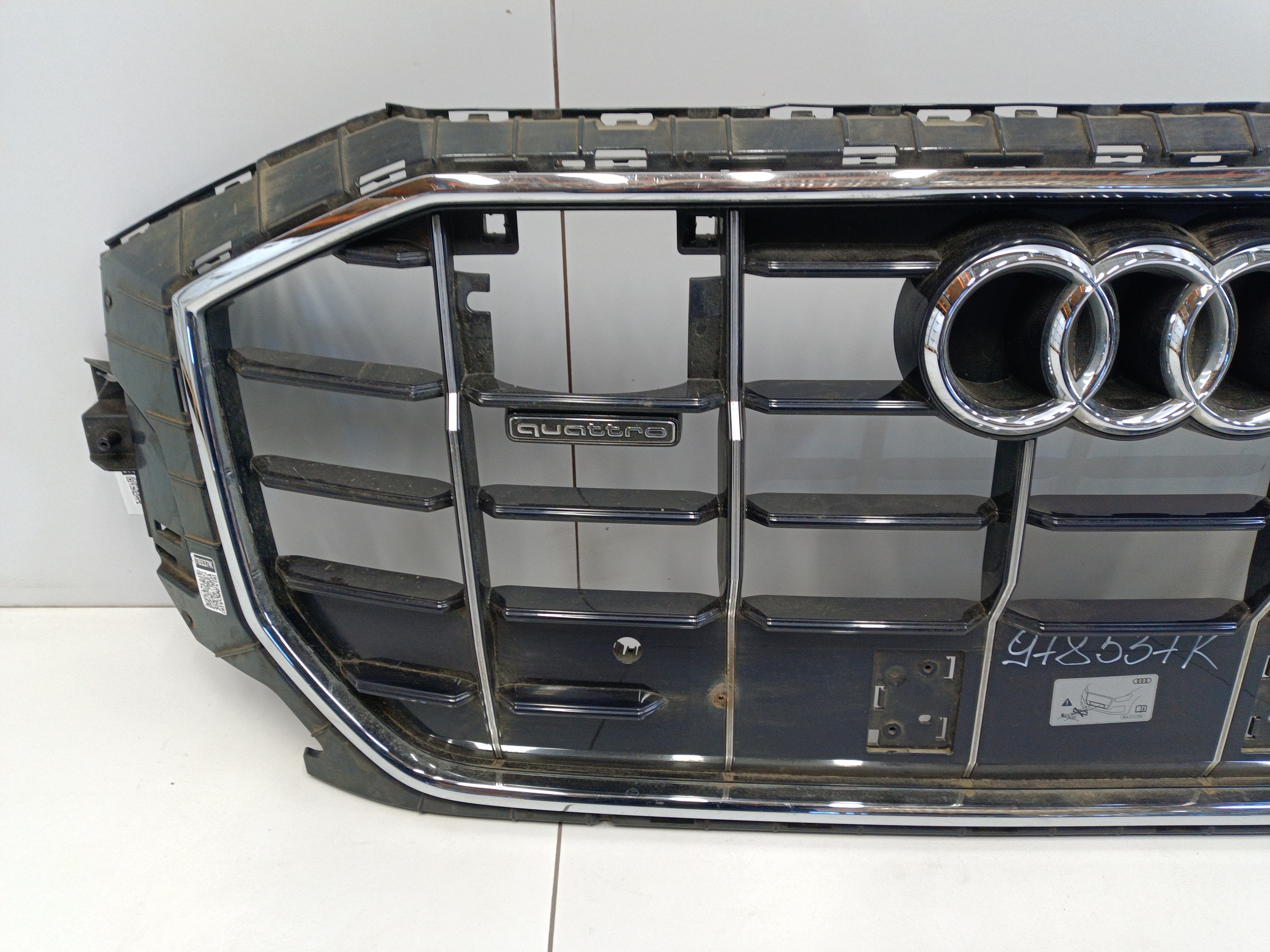 Решётка радиатора Audi Q8 хром под радары