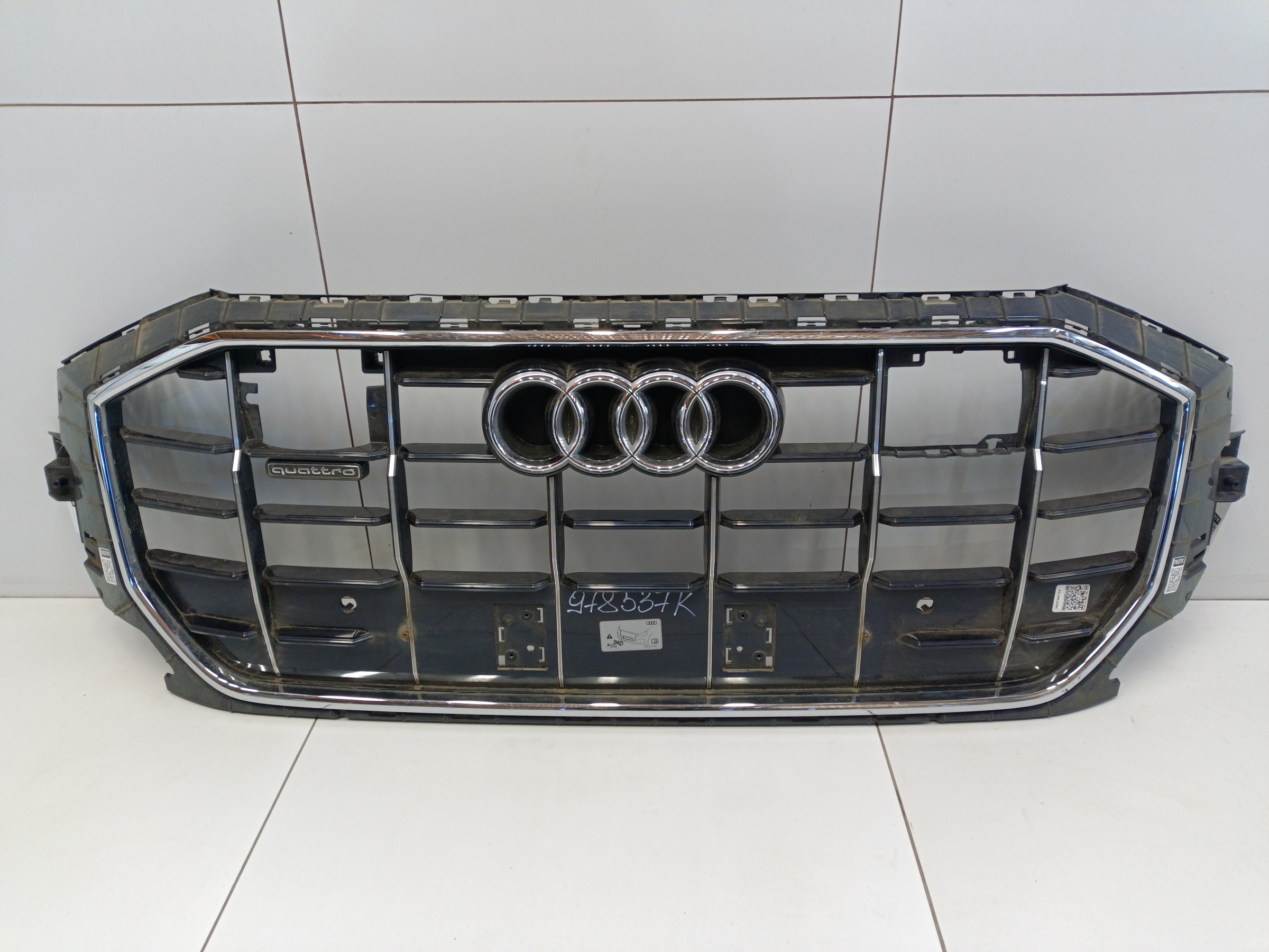 Решётка радиатора Audi Q8 хром под радары