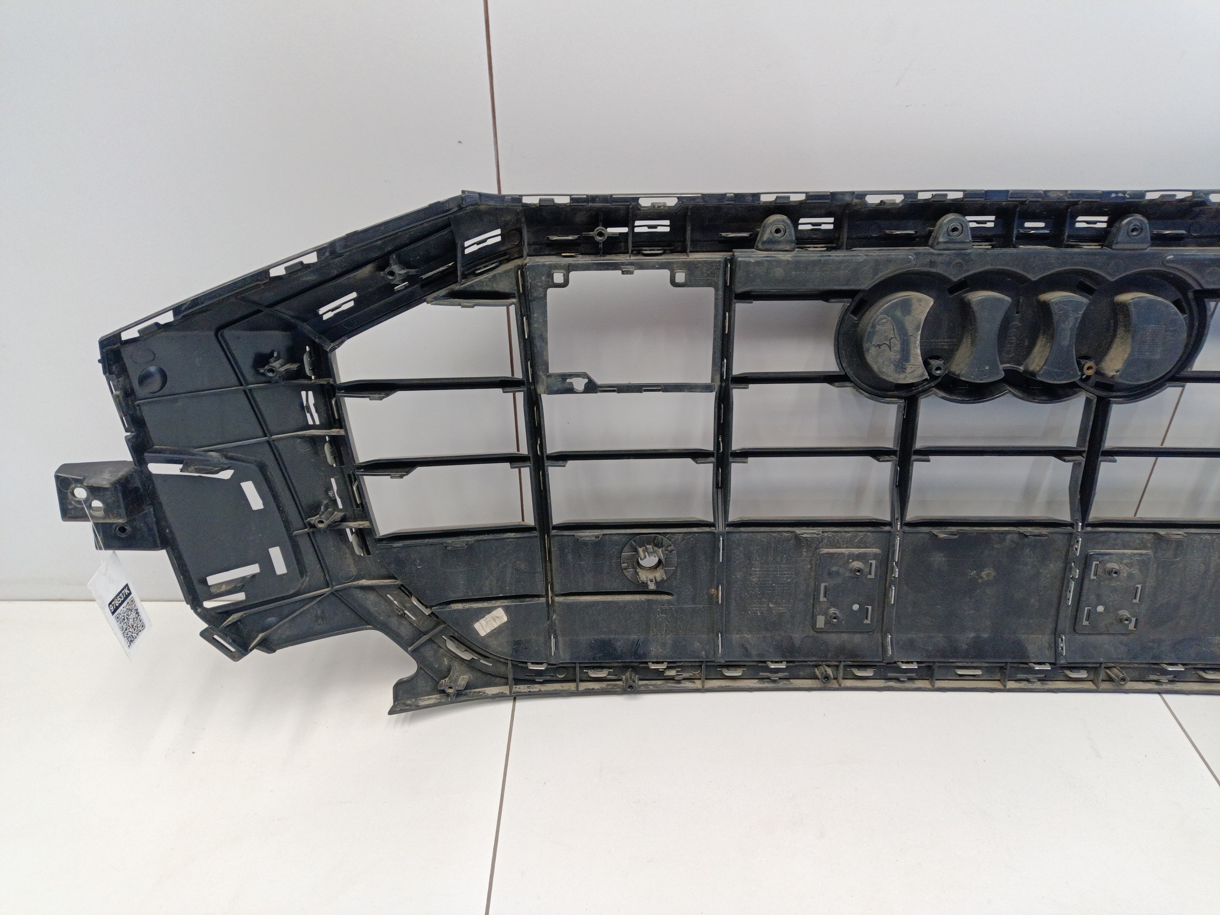 Решётка радиатора Audi Q8 хром под радары