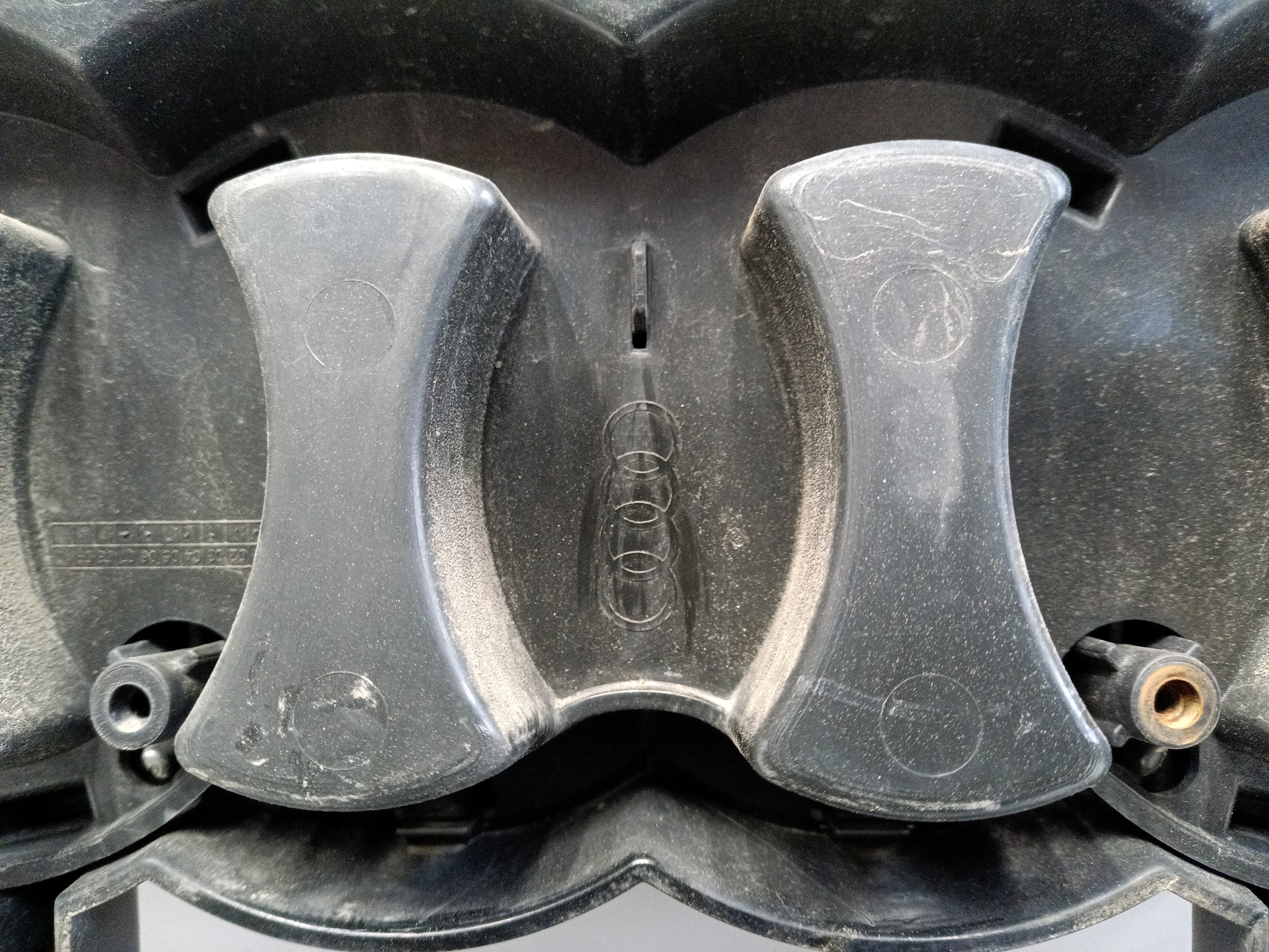 Решётка радиатора Audi Q8 хром под радары