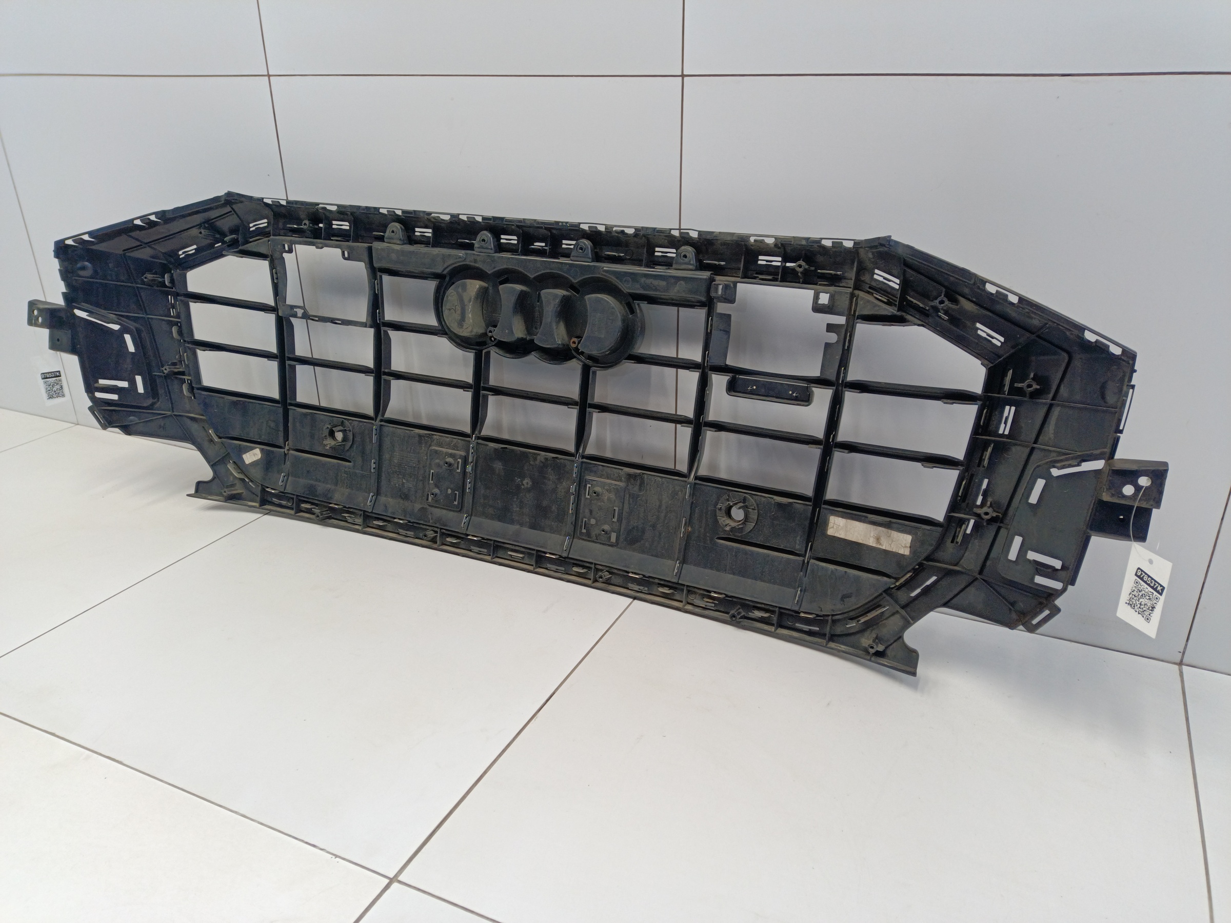 Решётка радиатора Audi Q8 хром под радары