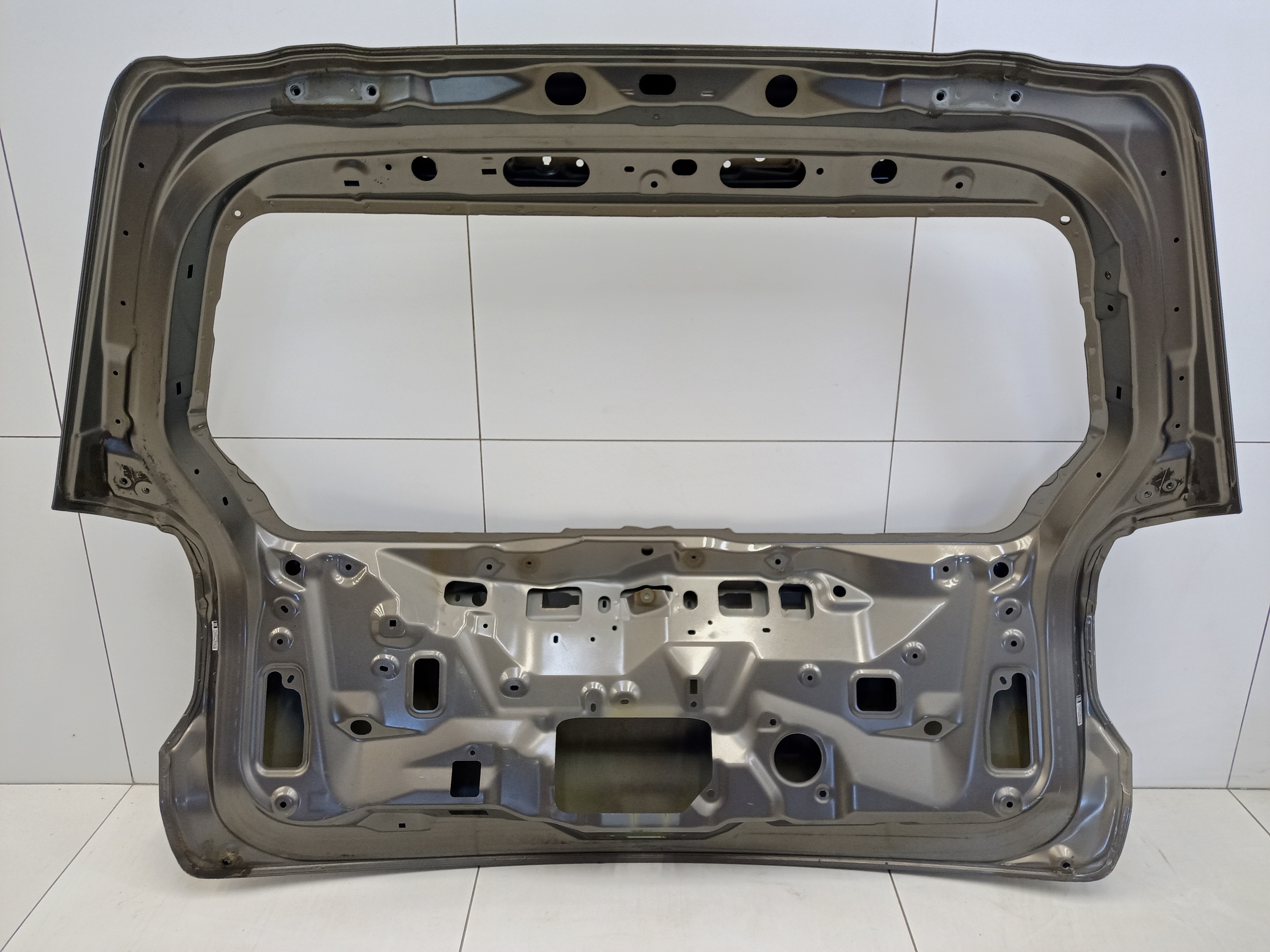 Крышка багажника Subaru Forester 4 SJ