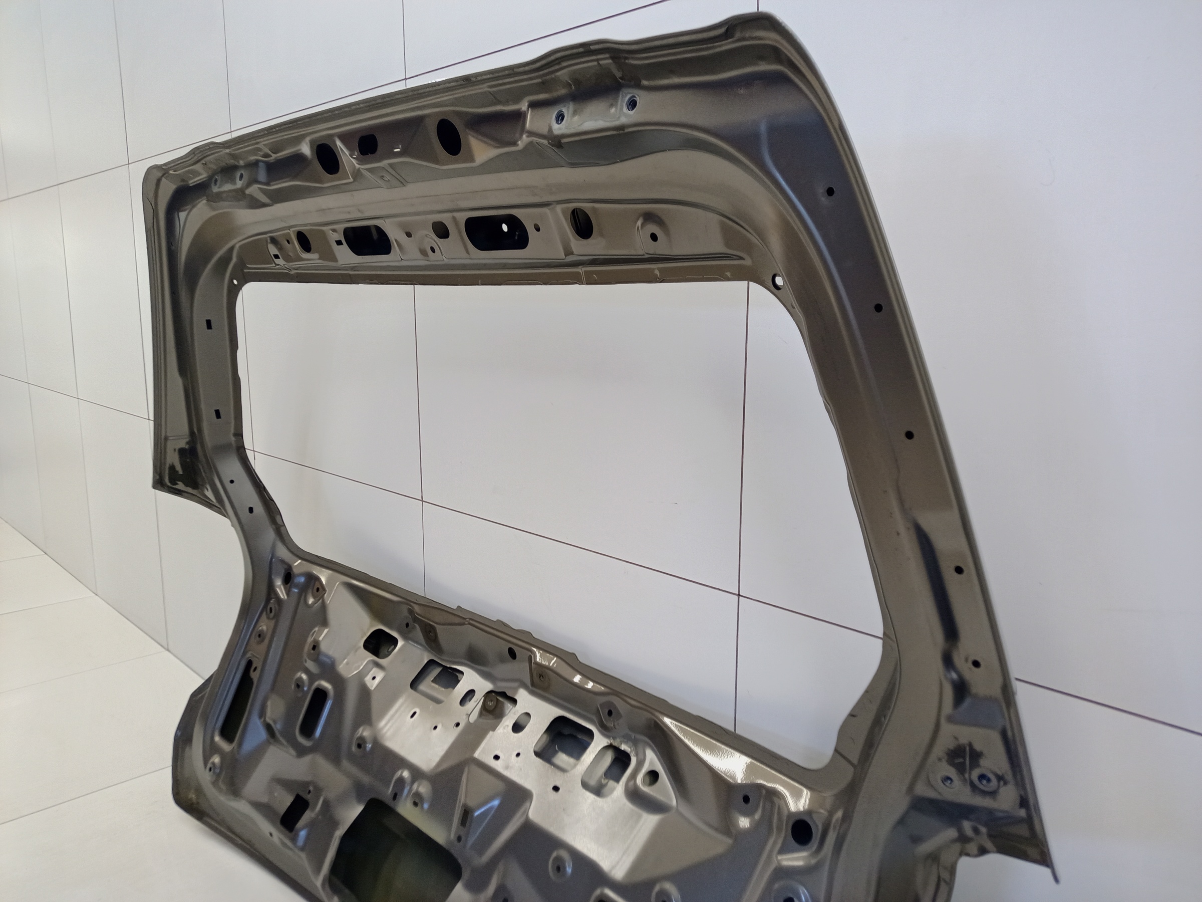 Крышка багажника Subaru Forester 4 SJ