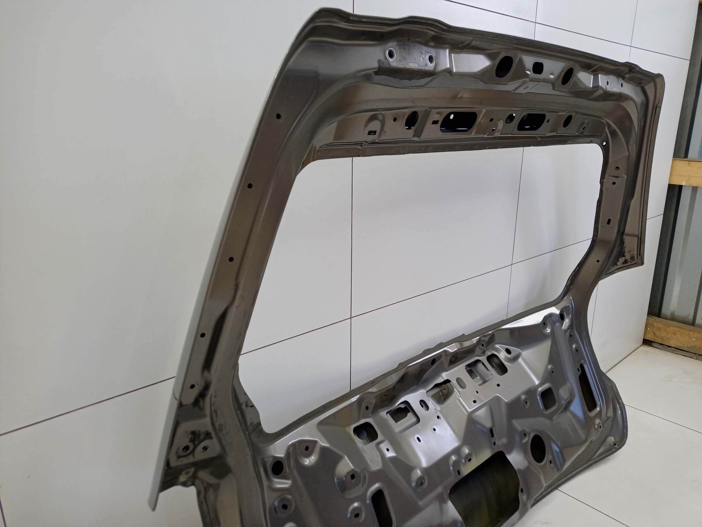 Крышка багажника Subaru Forester 4 SJ