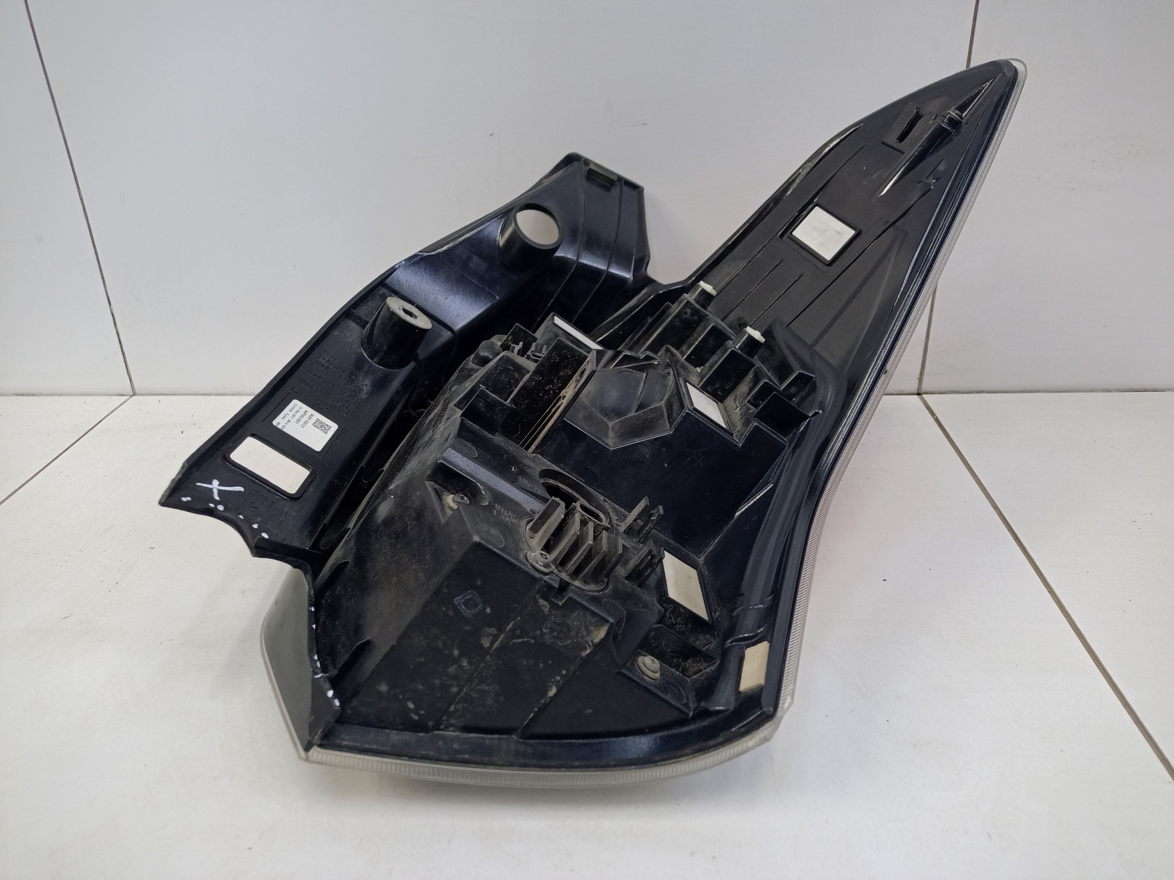 Фонарь задний левый наружный Subaru Forester 4 SJ Restail 2