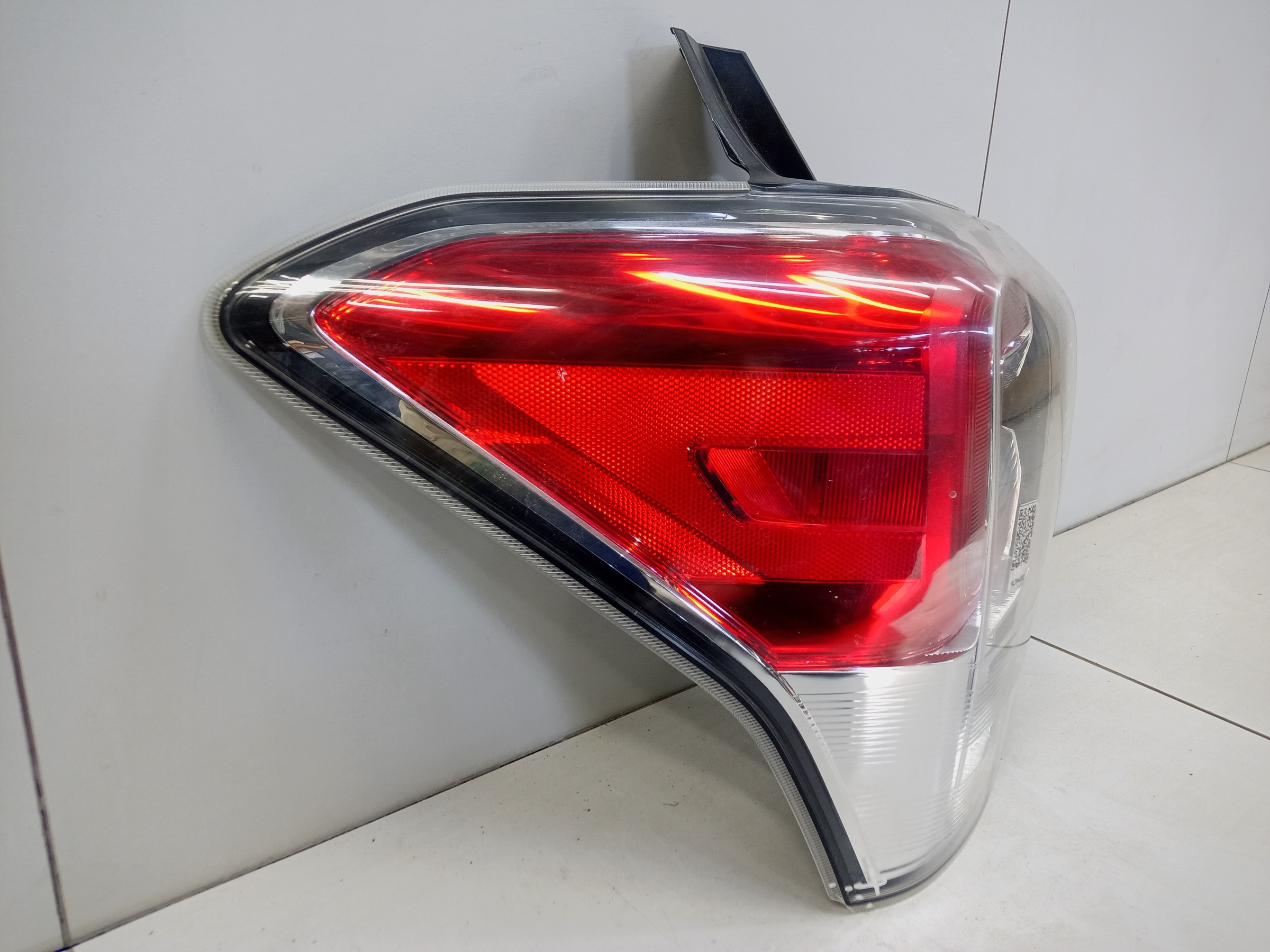 Фонарь задний левый наружный Subaru Forester 4 SJ Restail 2