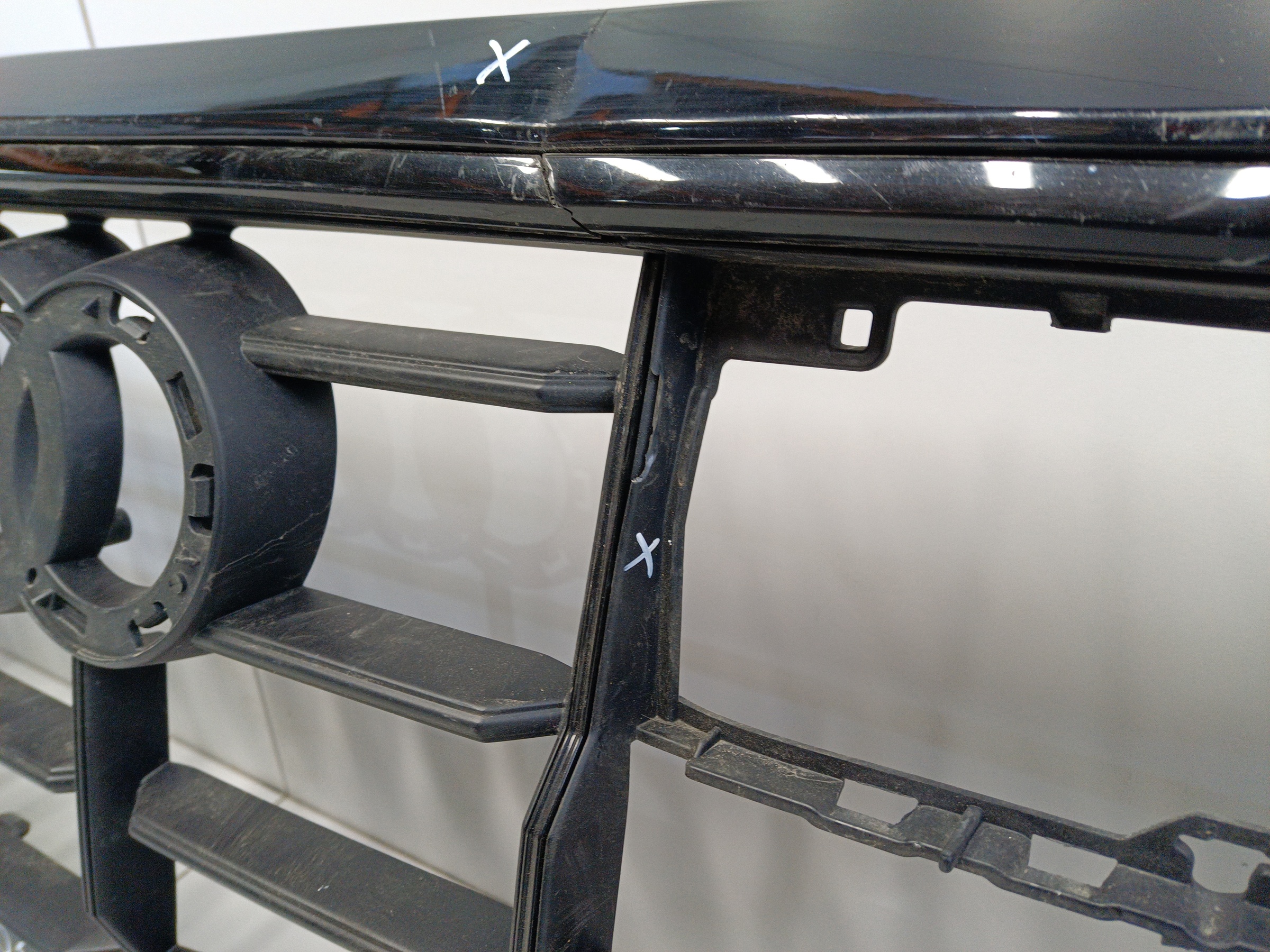 Решётка радиатора Audi Q8 черная под радары