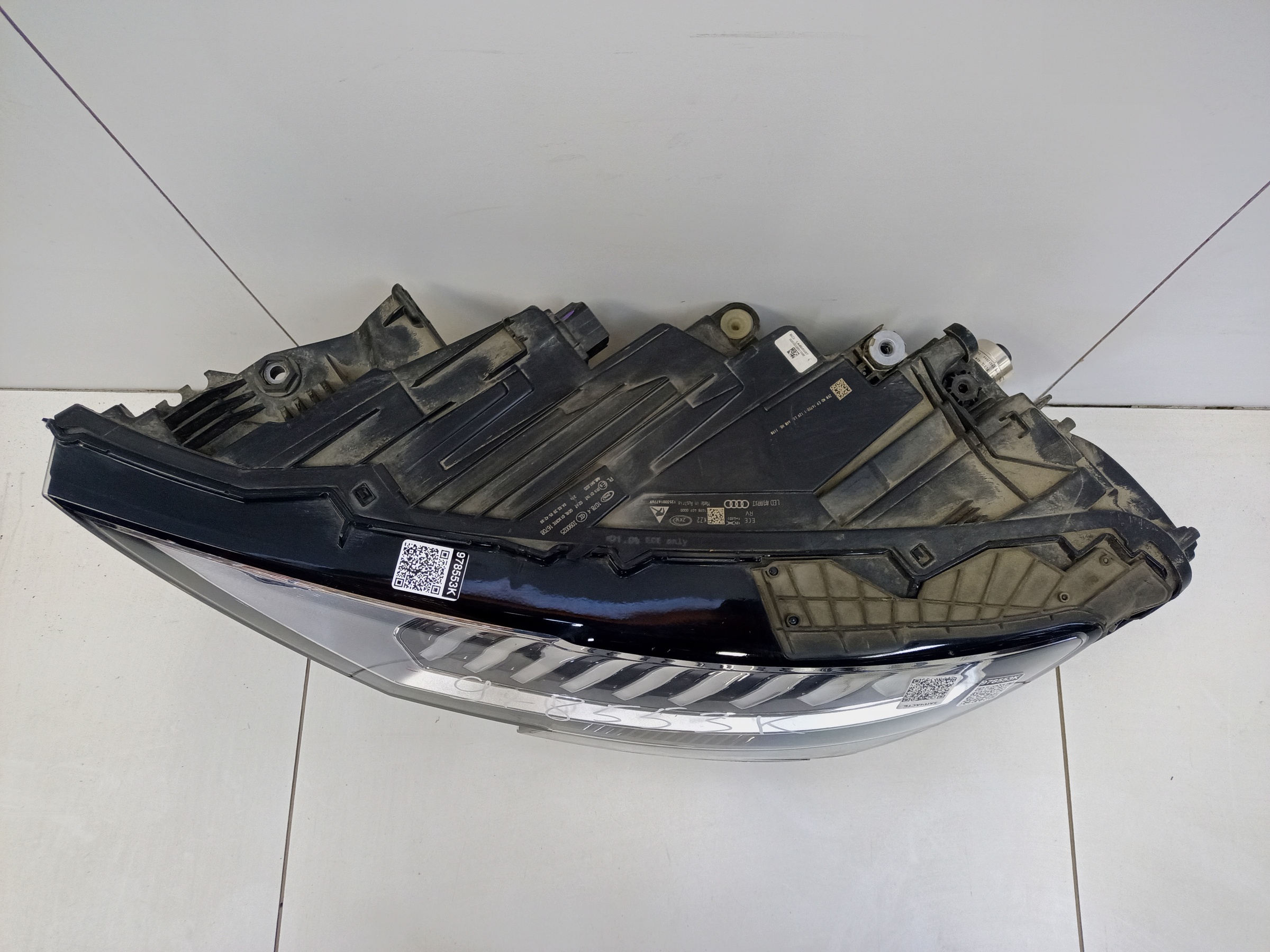 Фара передняя левая Audi Q8 LED