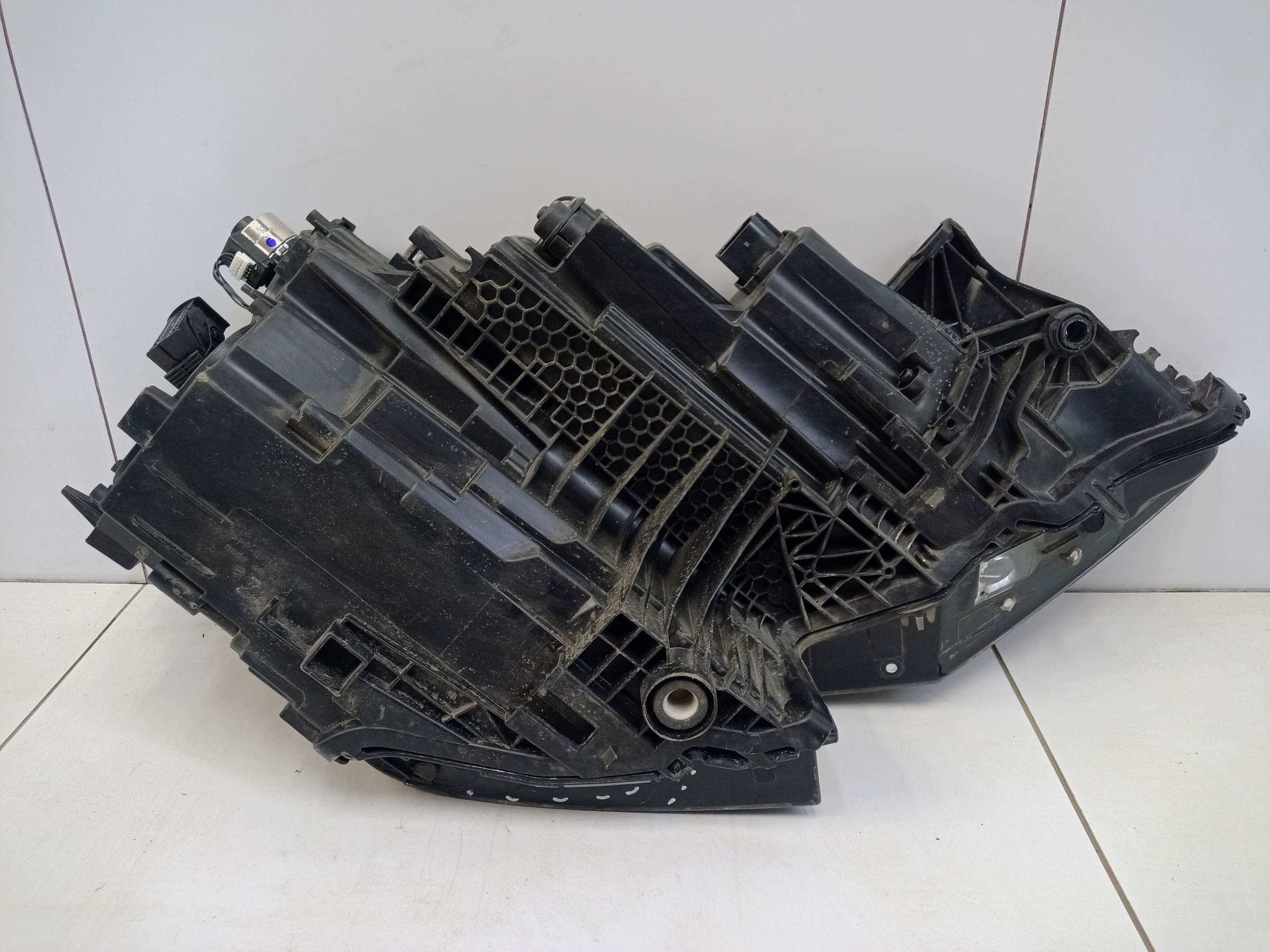 Фара передняя левая Audi Q8 LED