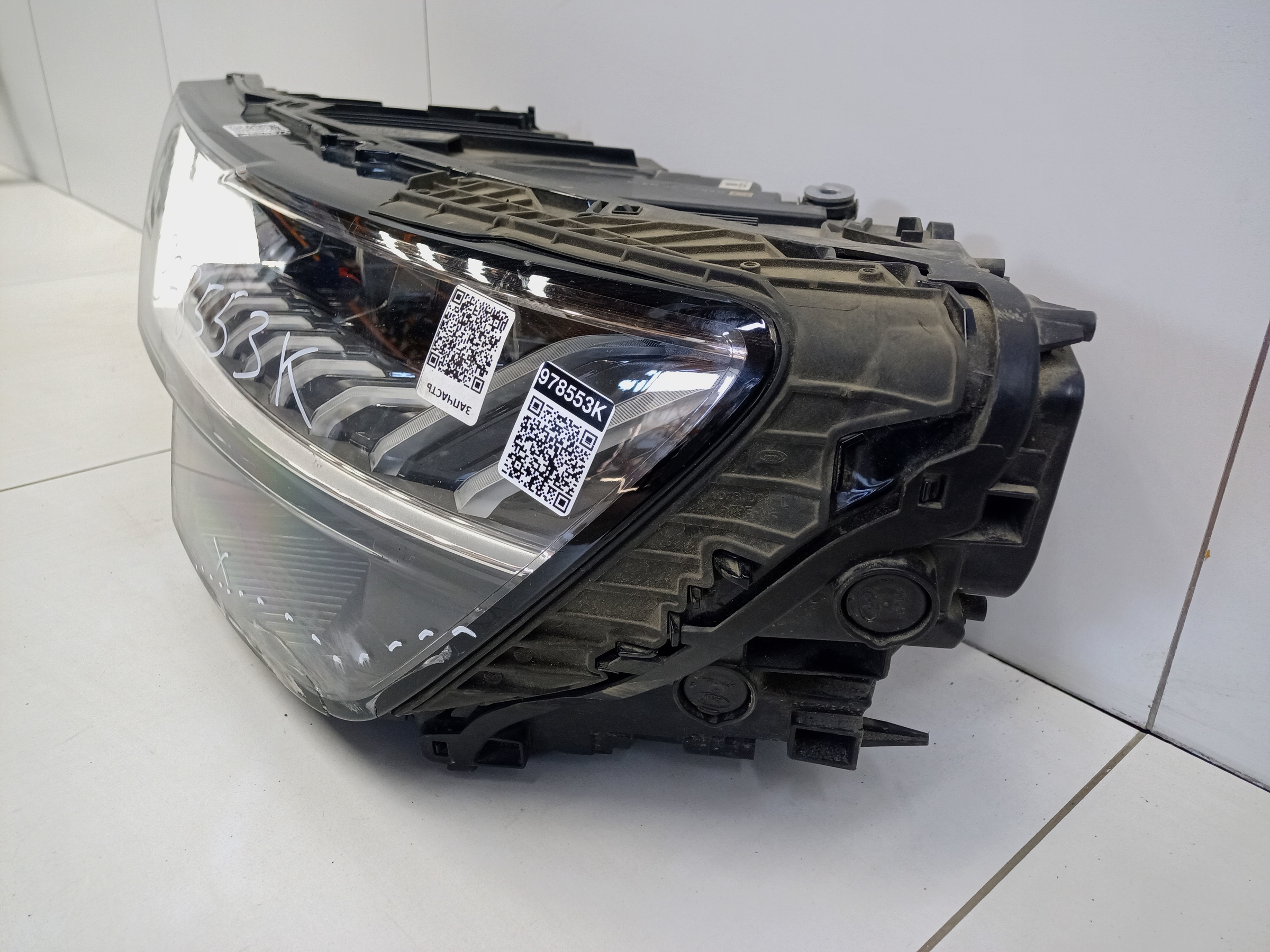 Фара передняя левая Audi Q8 LED