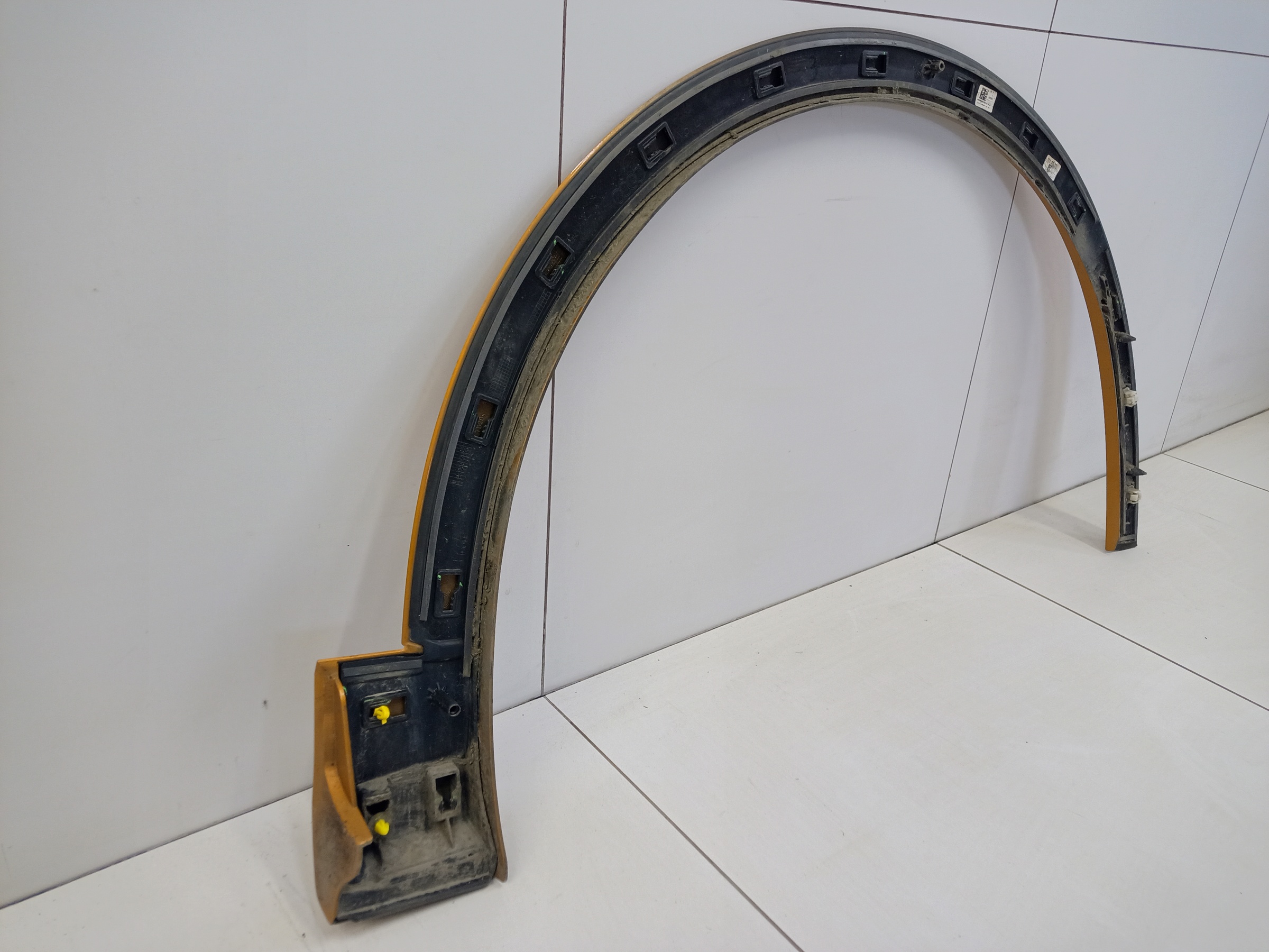 Накладка крыла переднего левого Audi Q8