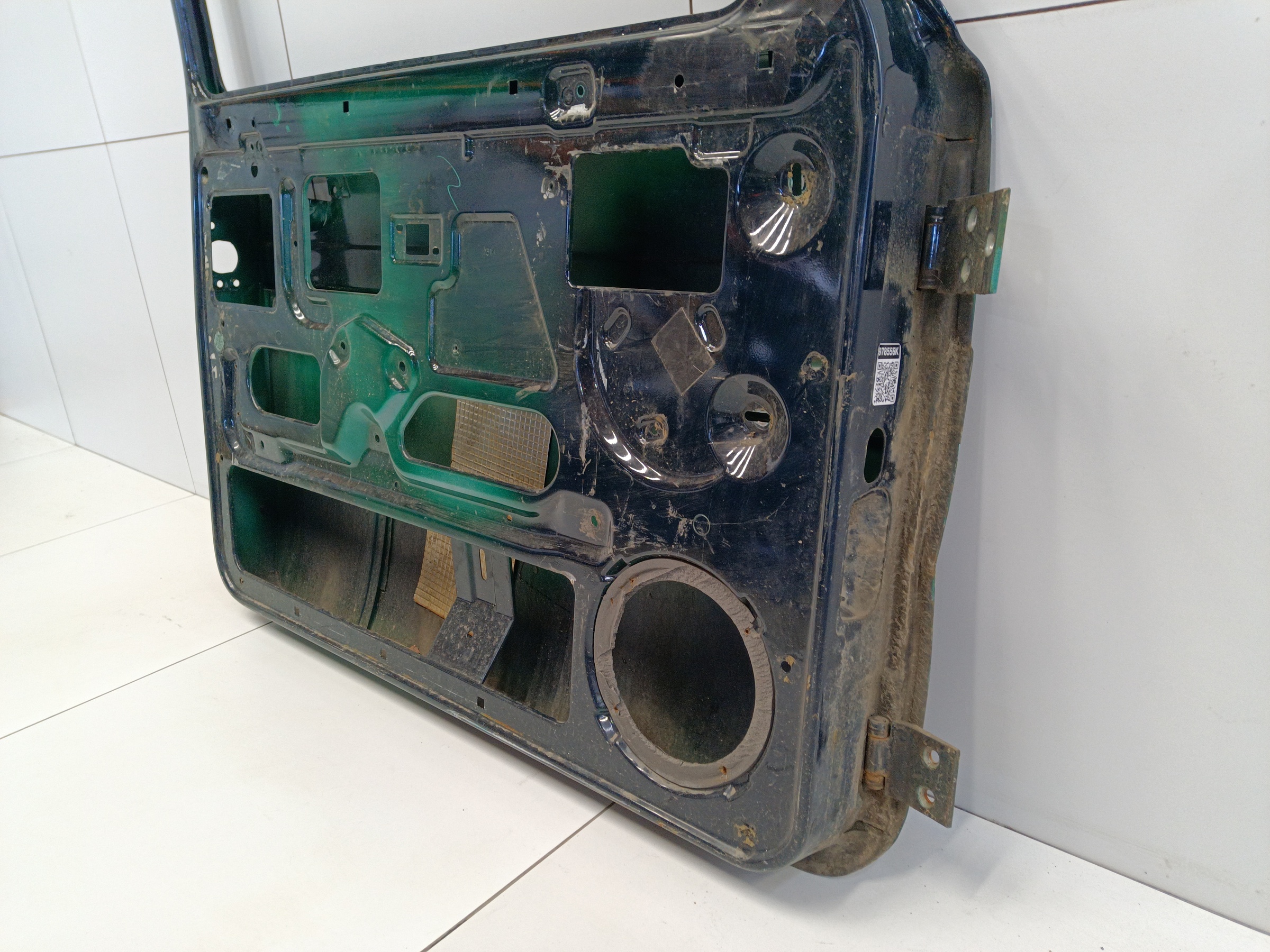 Дверь передняя левая Niva 2121