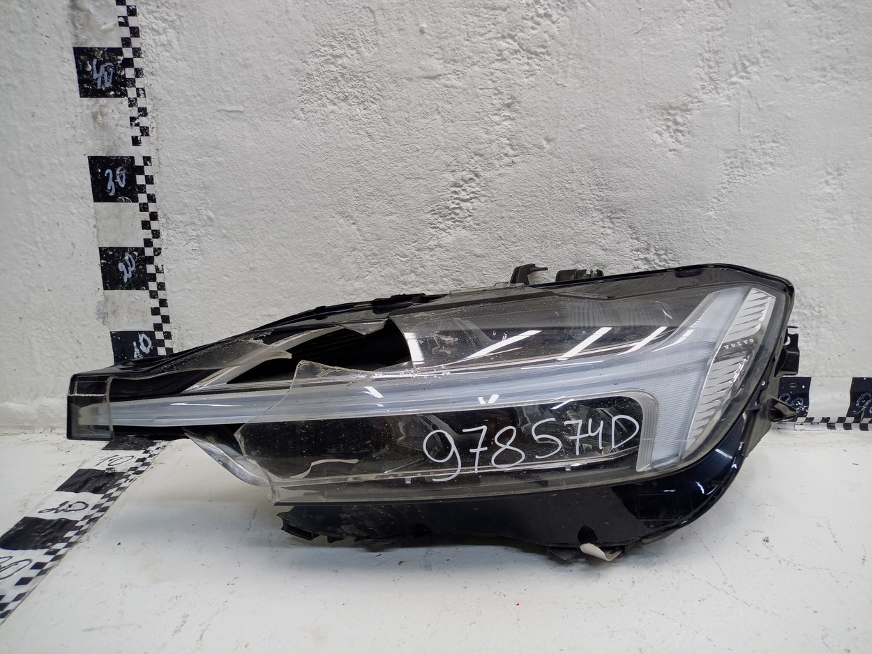 Фара передняя левая Volvo XC60 2 LED