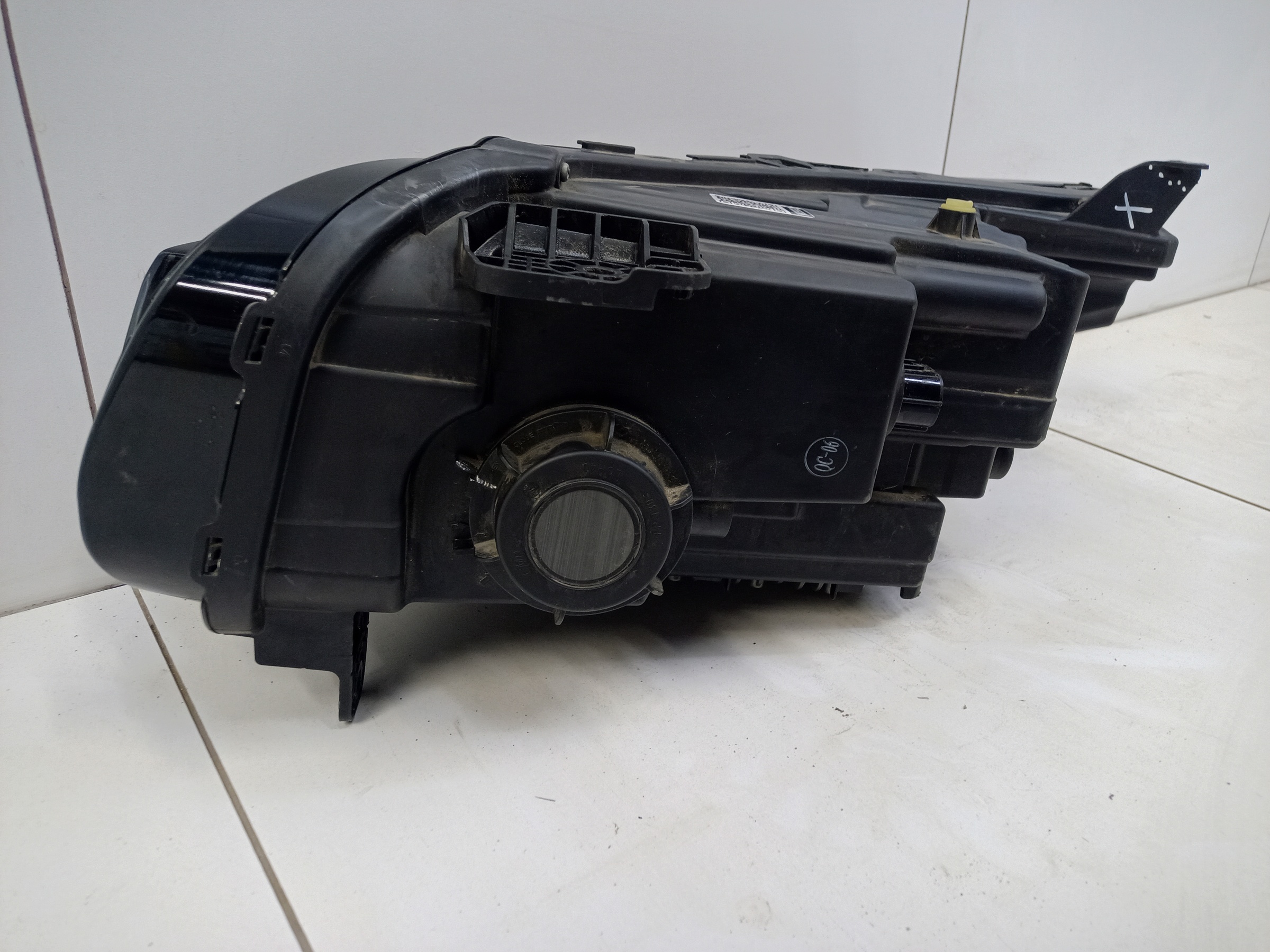 Фара передняя правая Geely Preface LED