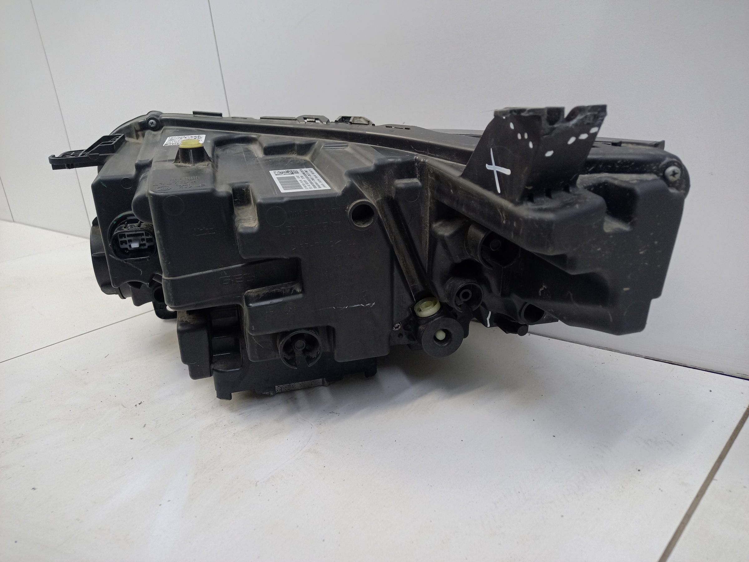 Фара передняя правая Geely Preface LED