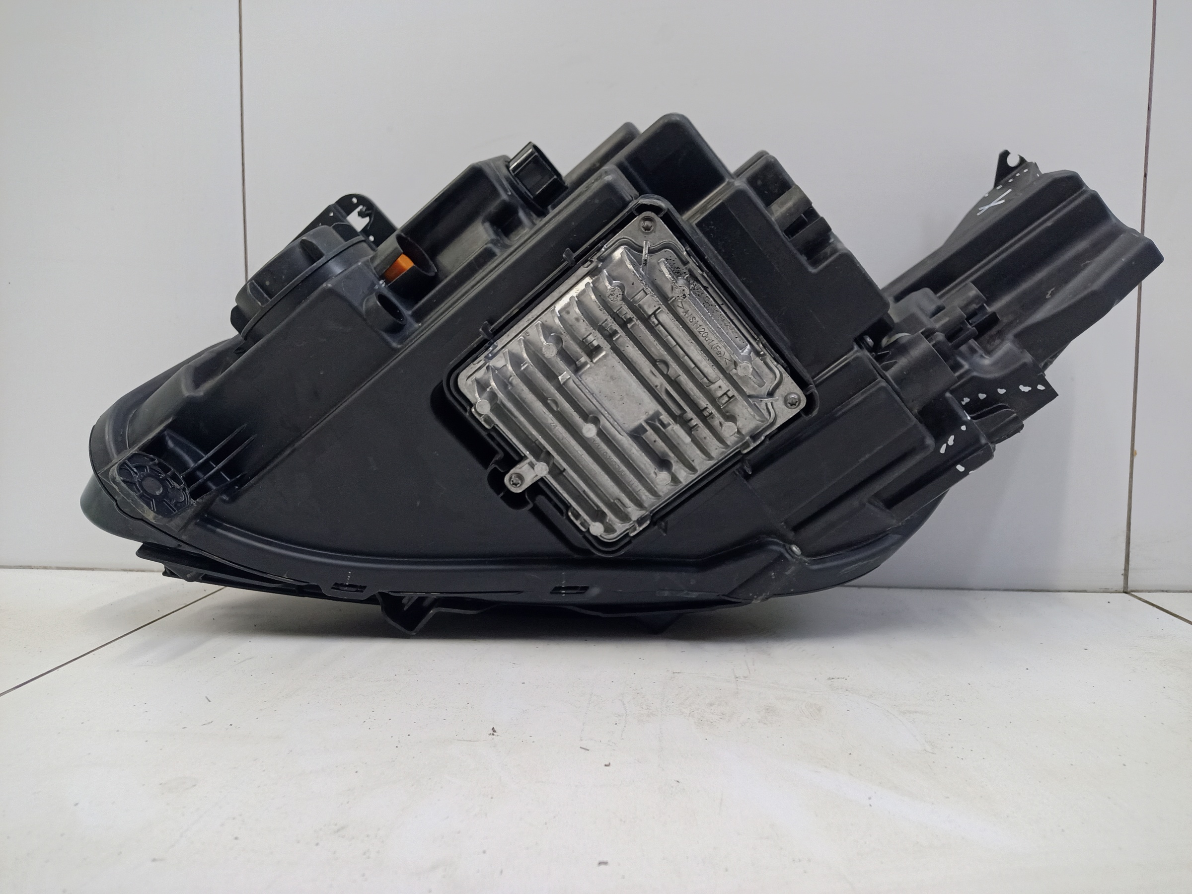 Фара передняя правая Geely Preface LED