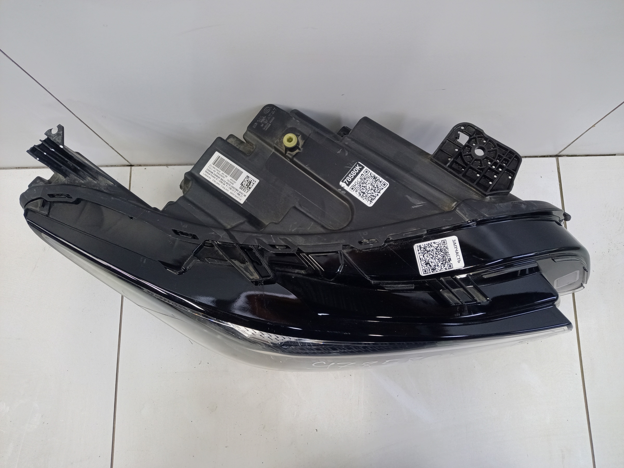 Фара передняя правая Geely Preface LED