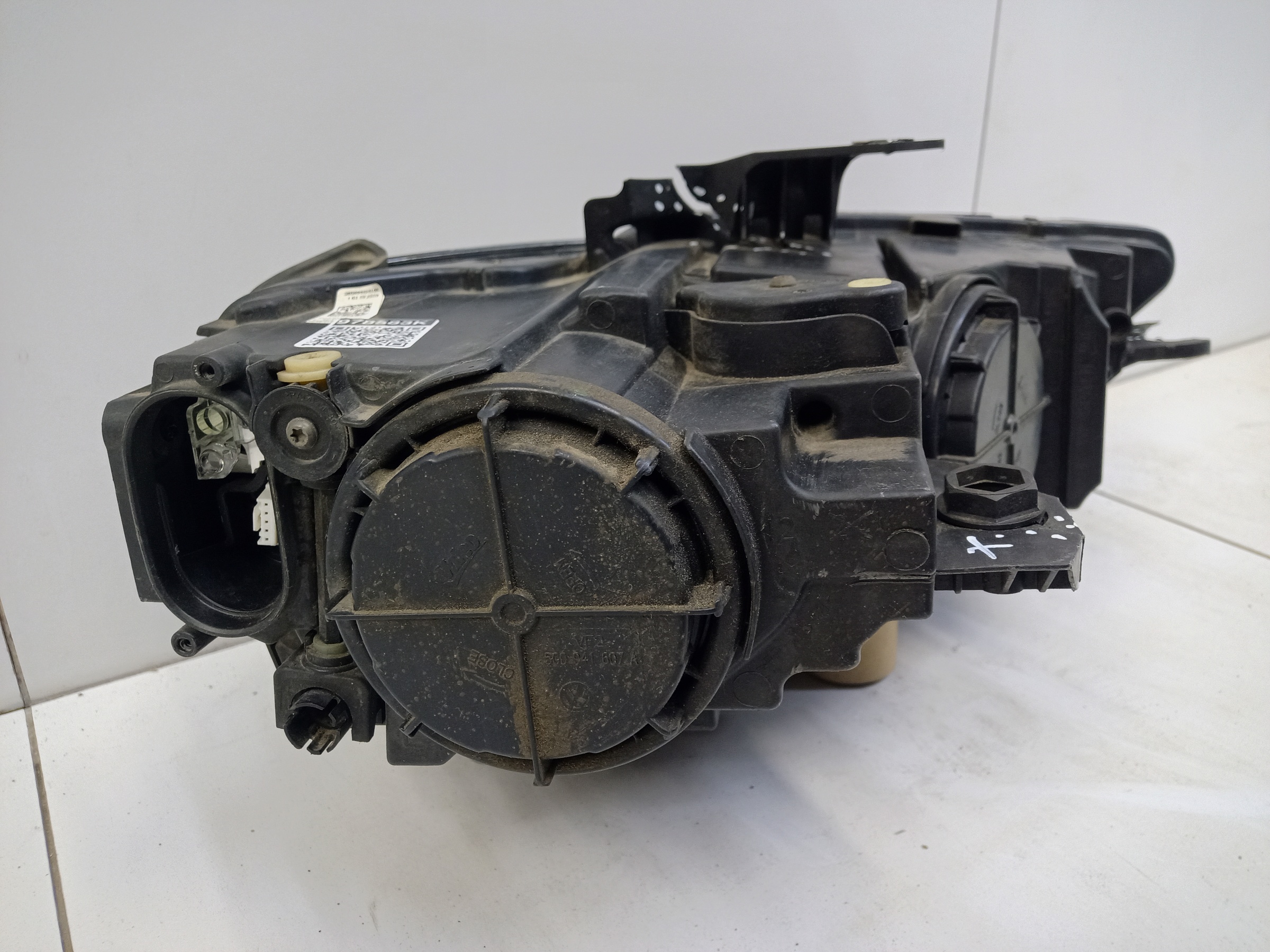 Фара передняя левая Audi A3 8V Restail ксенон