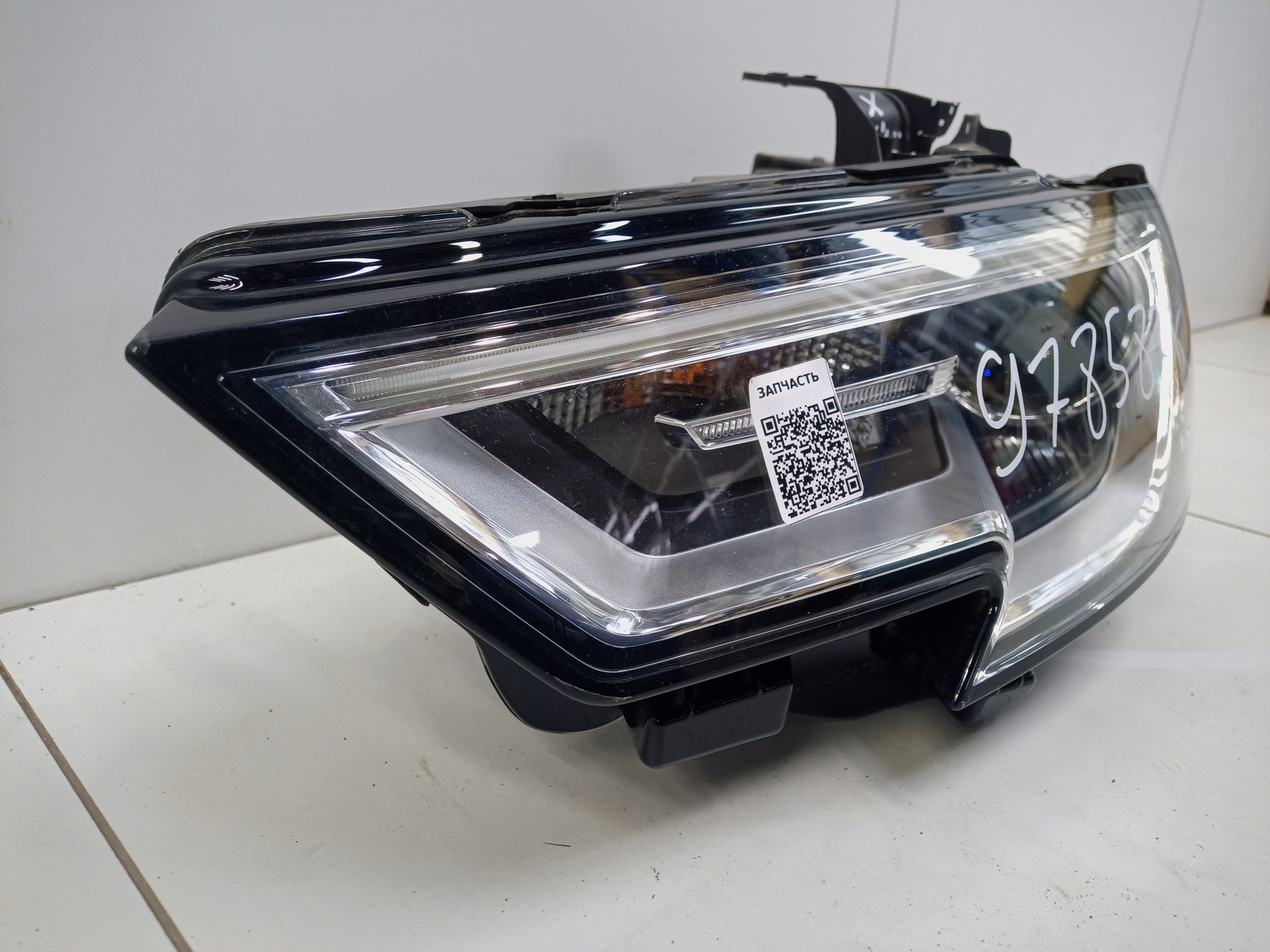 Фара передняя левая Audi A3 8V Restail ксенон