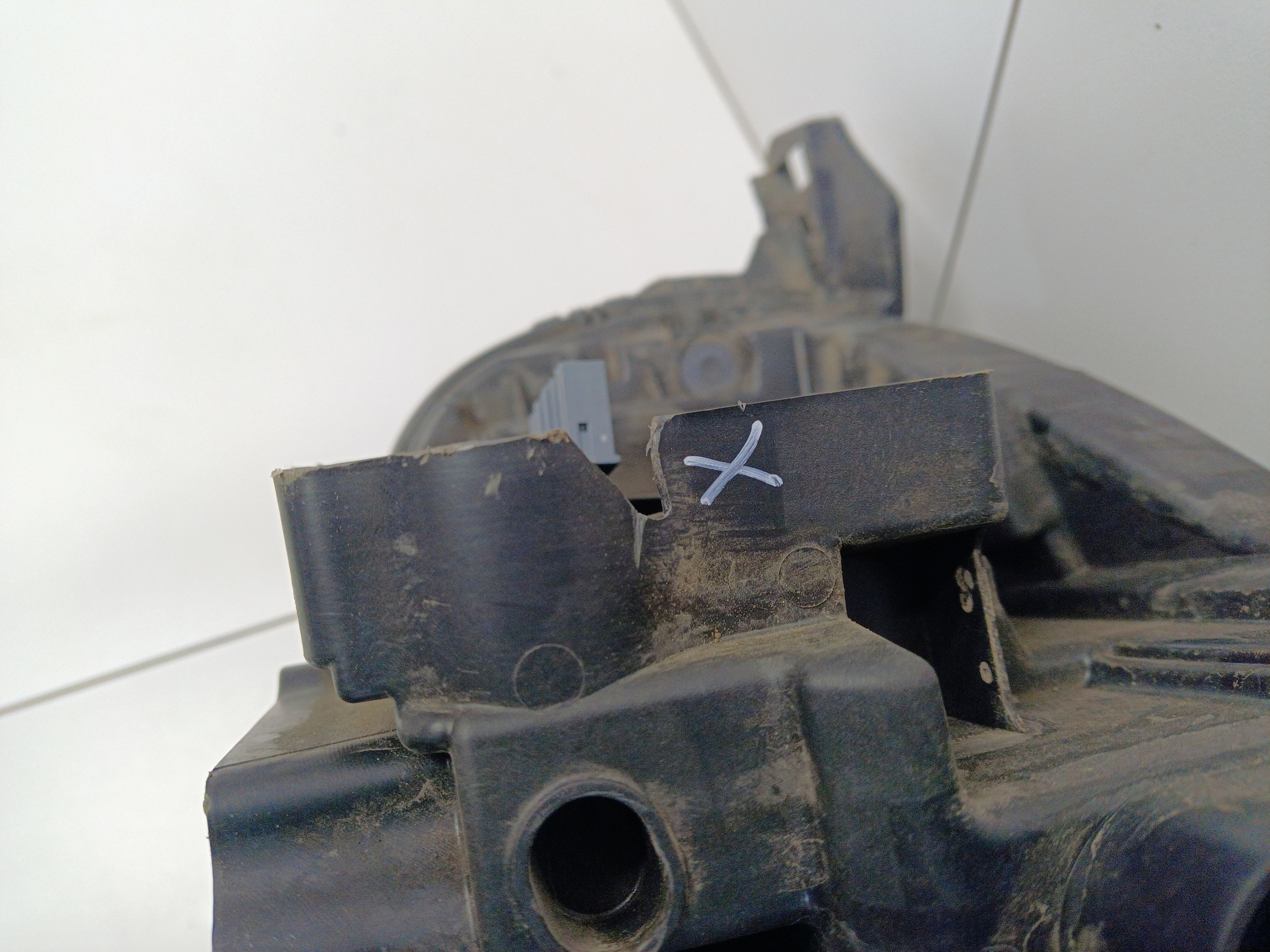 Фара передняя правая Volvo XC90 2 LED