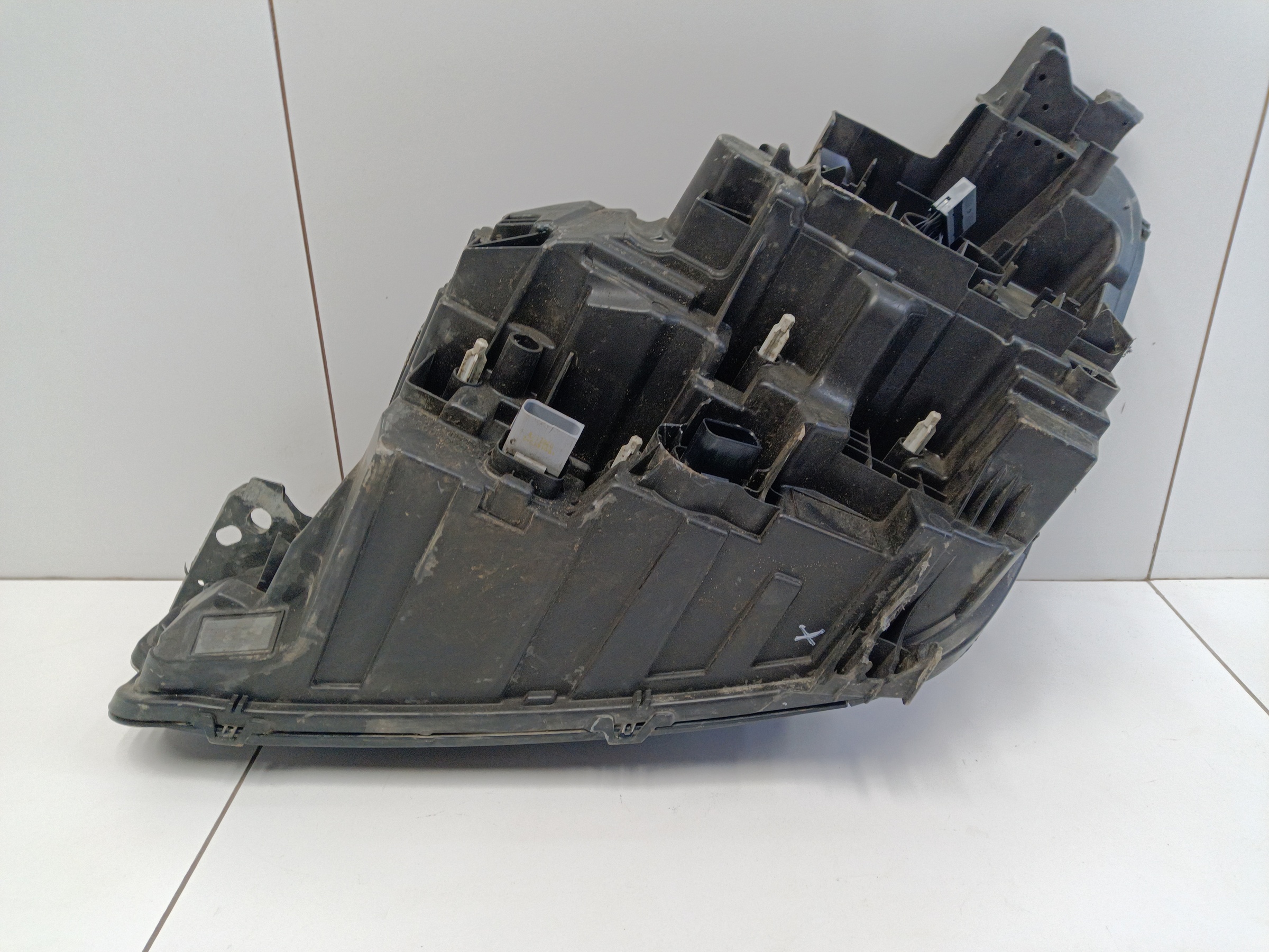 Фара передняя правая Peugeot 3008 2 Restail