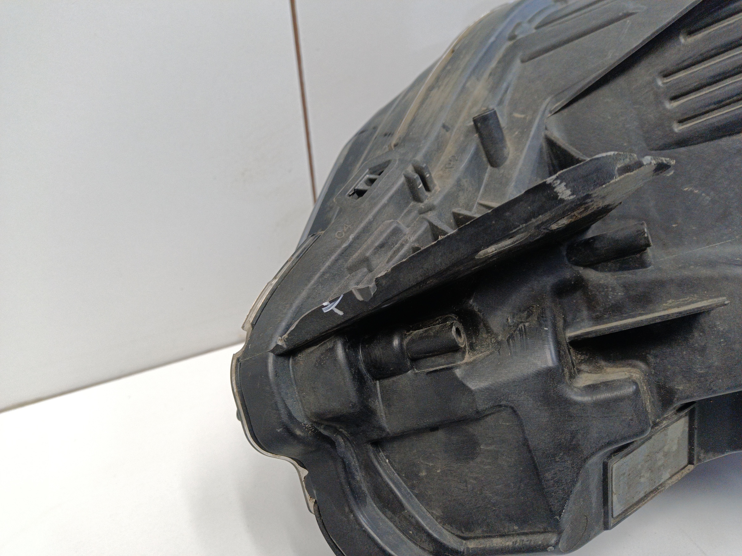 Фара передняя правая Peugeot 3008 2 Restail