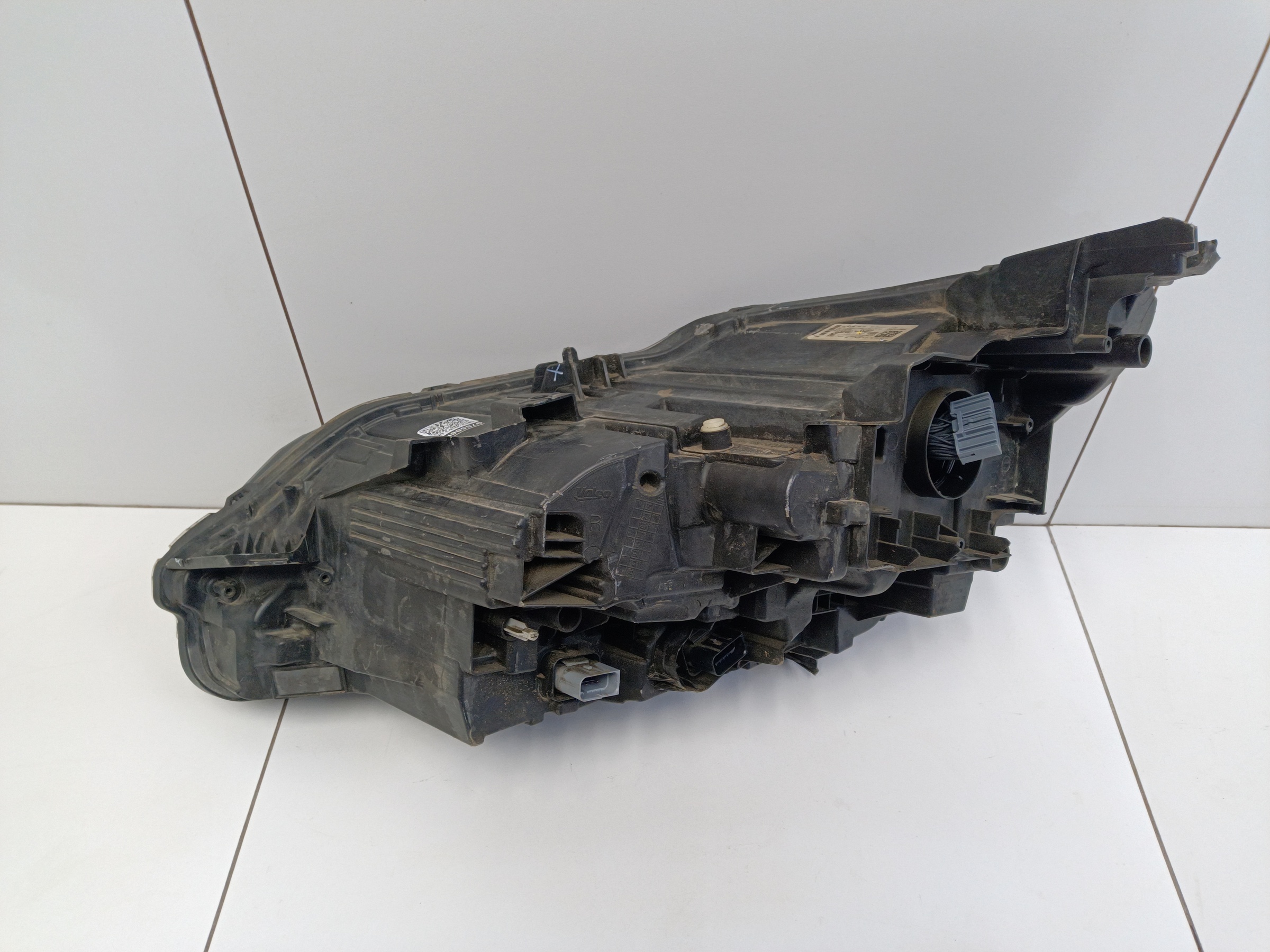 Фара передняя правая Peugeot 3008 2 Restail