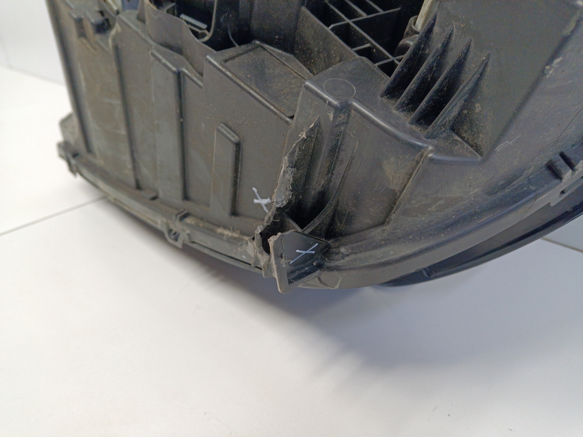 Фара передняя правая Peugeot 3008 2 Restail