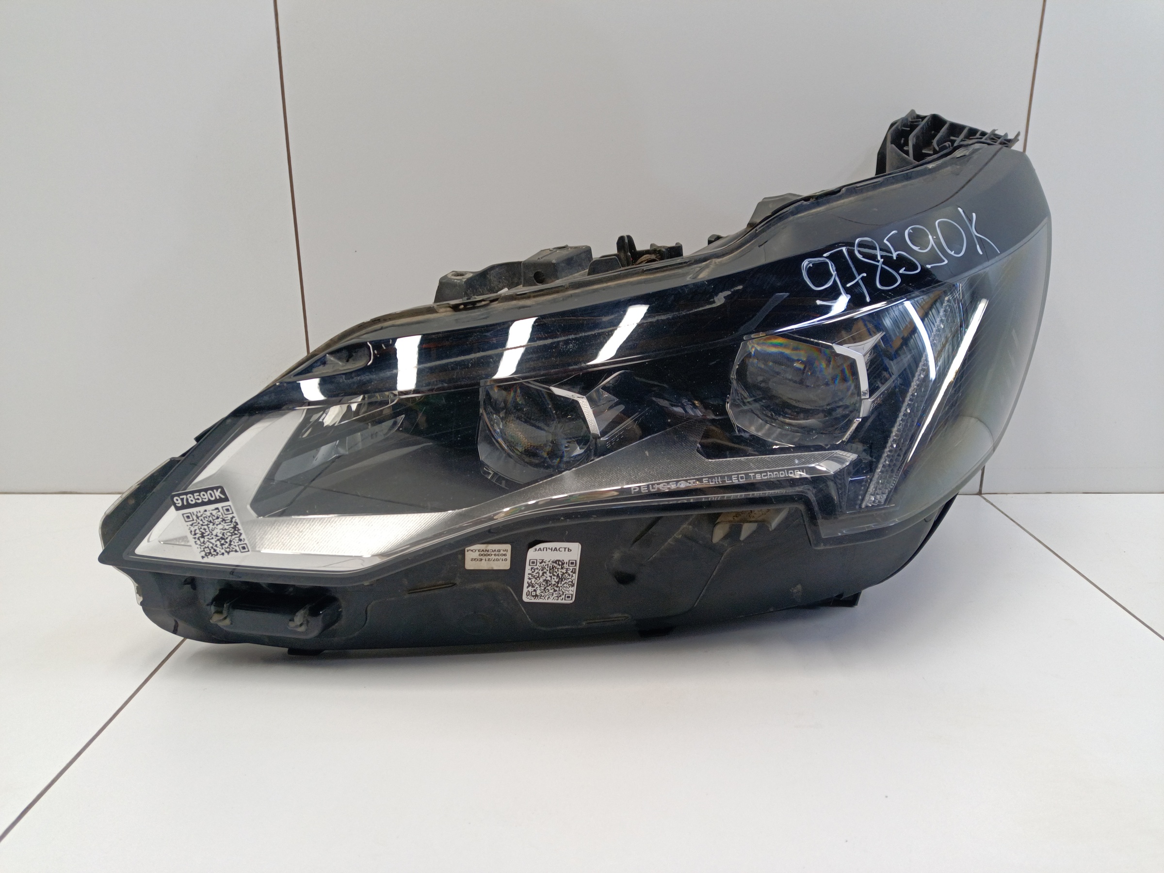 Фара передняя левая Peugeot 3008 2 Restail