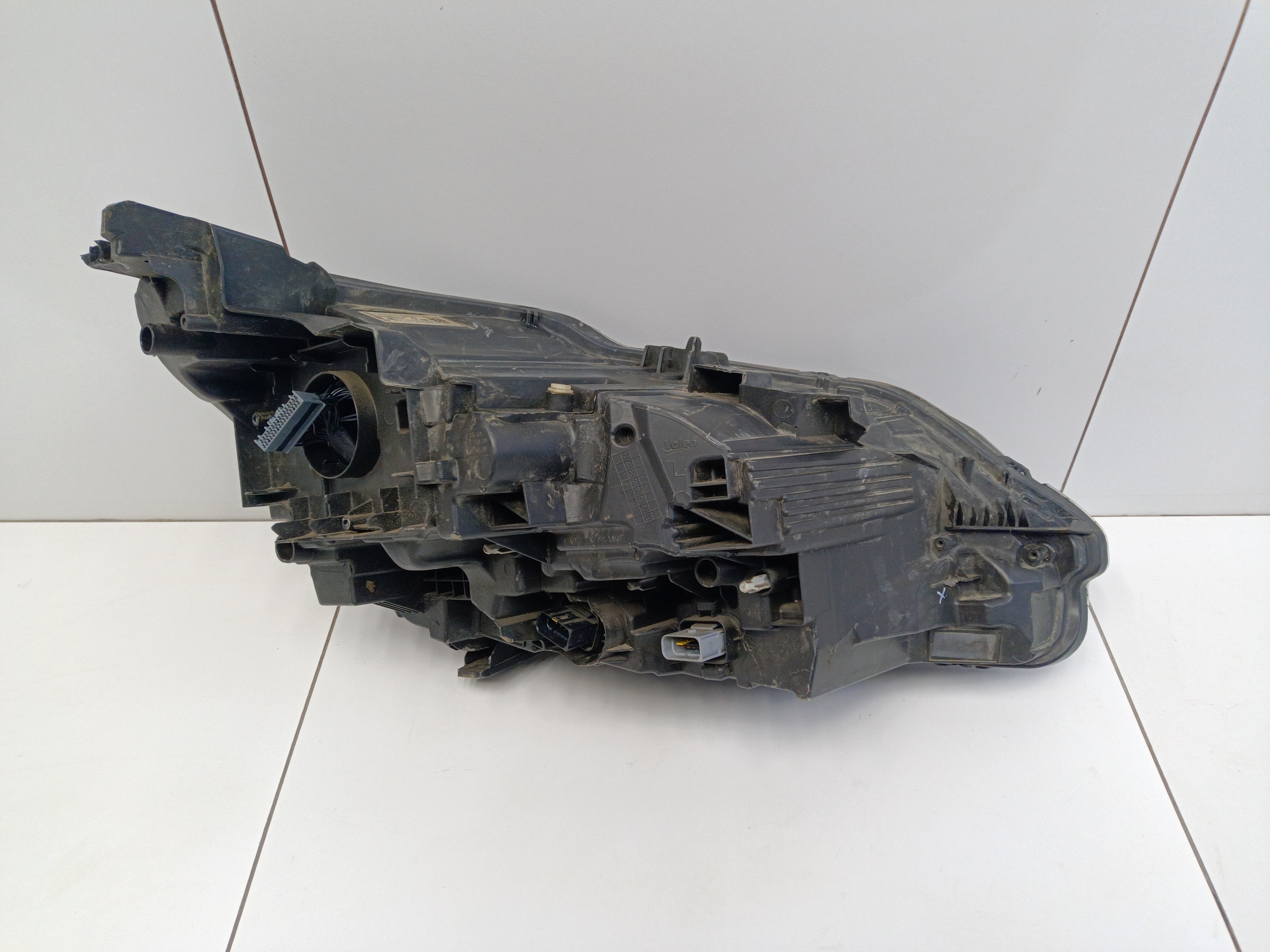 Фара передняя левая Peugeot 3008 2 Restail